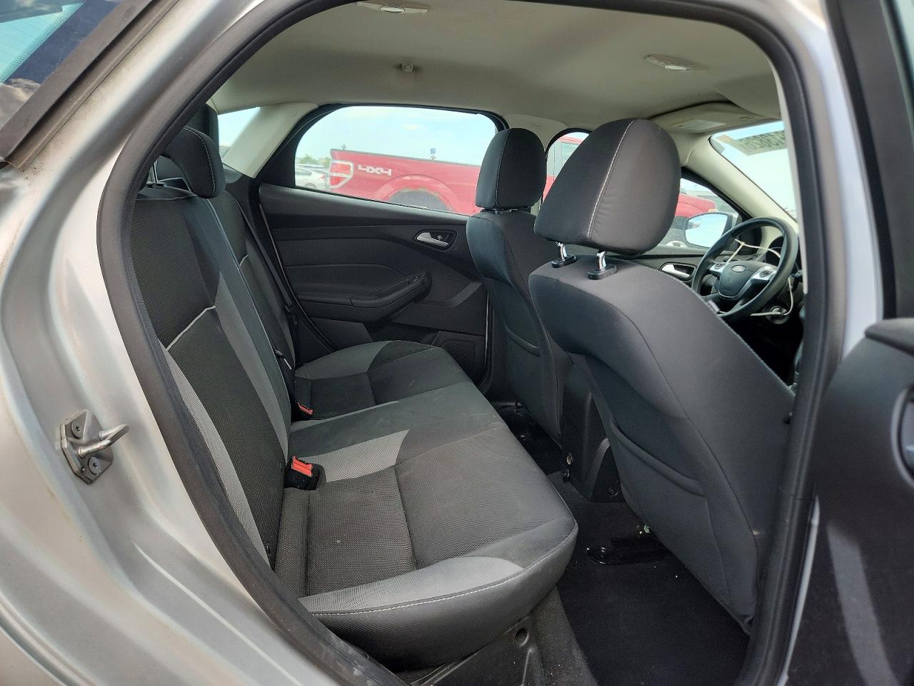 2014 Ford Focus Se Silver vin: 1FADP3F22EL449120