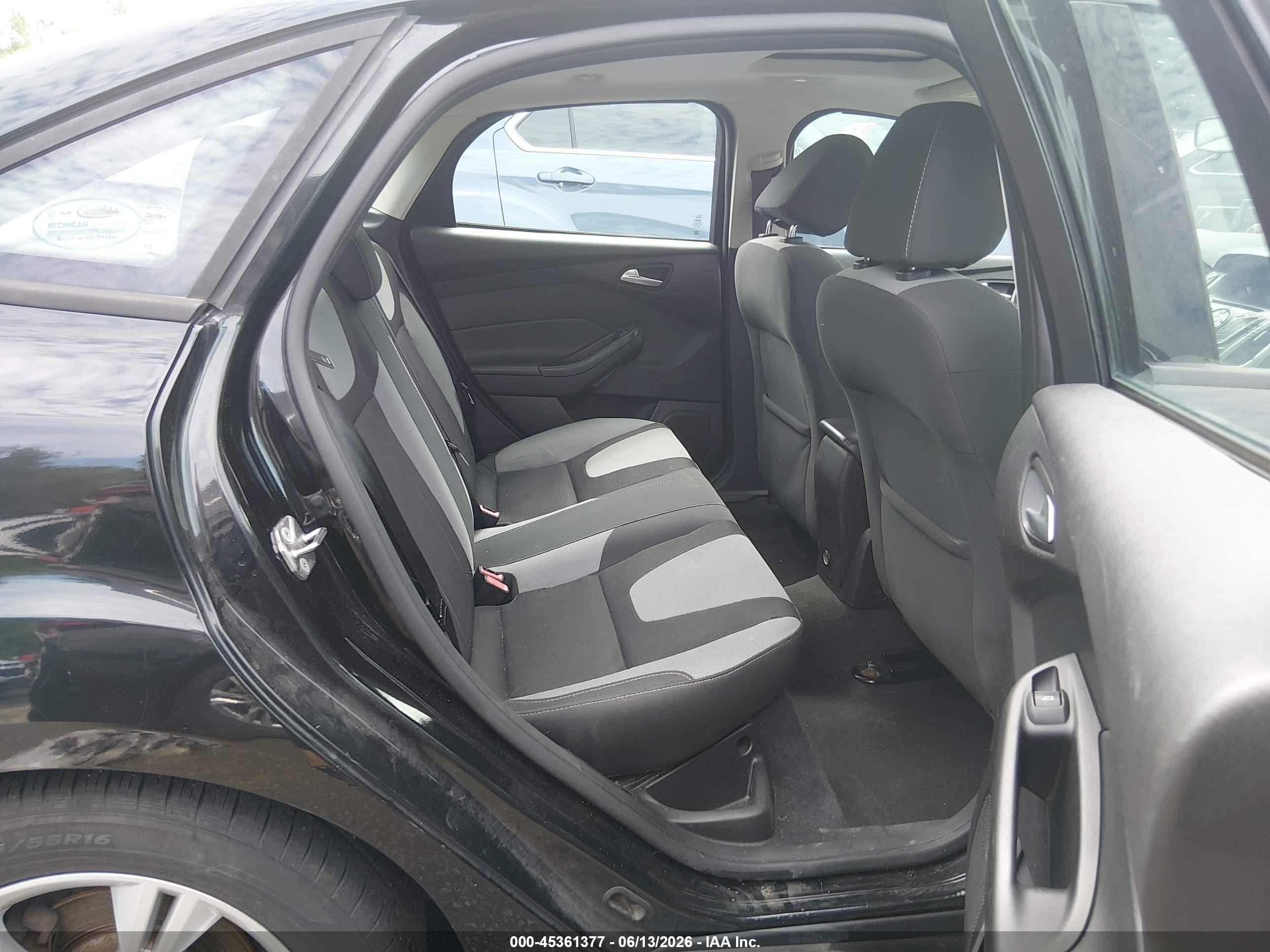 2014 Ford Focus Se Black vin: 1FADP3F22EL449697