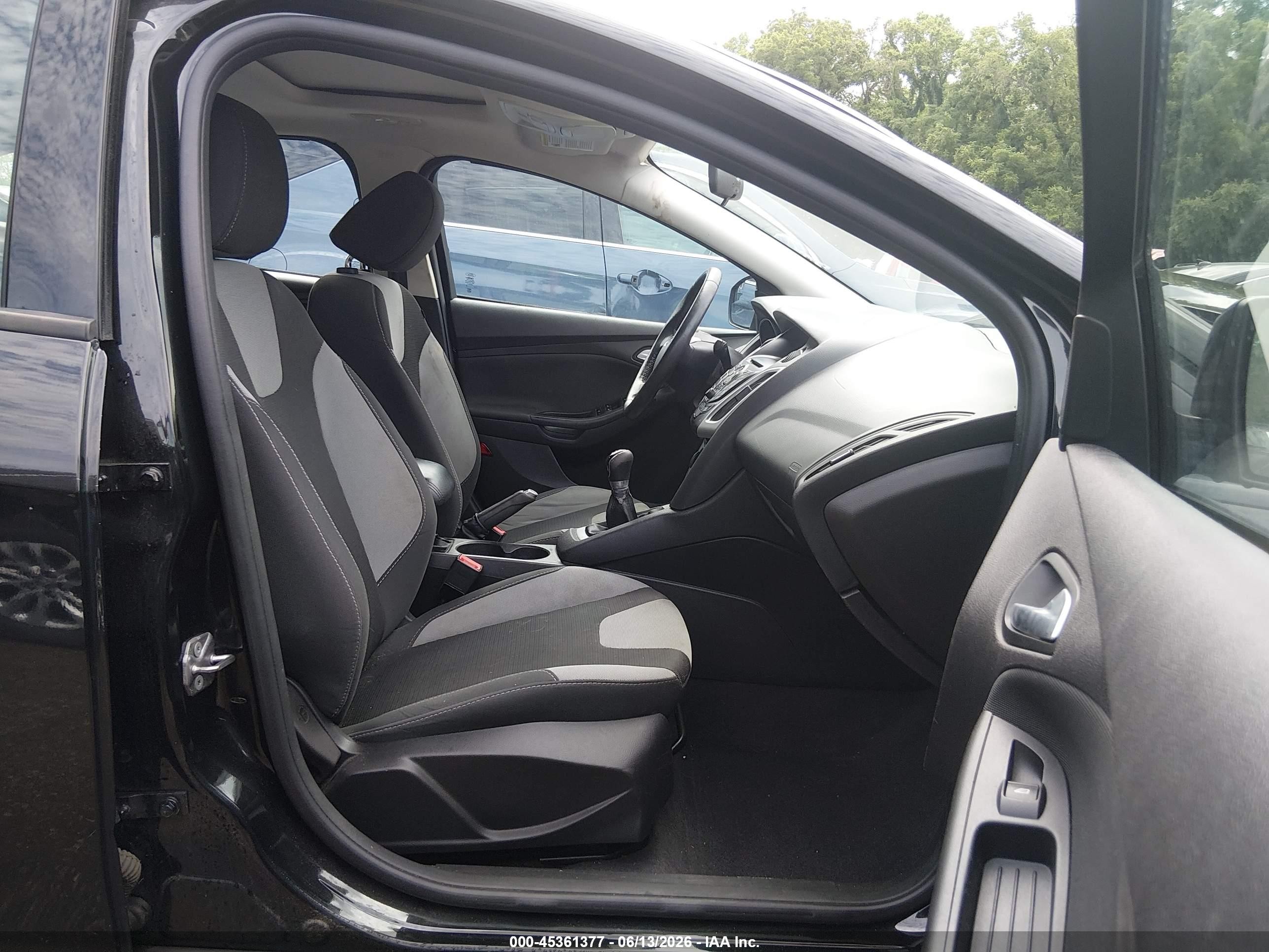 2014 Ford Focus Se Black vin: 1FADP3F22EL449697