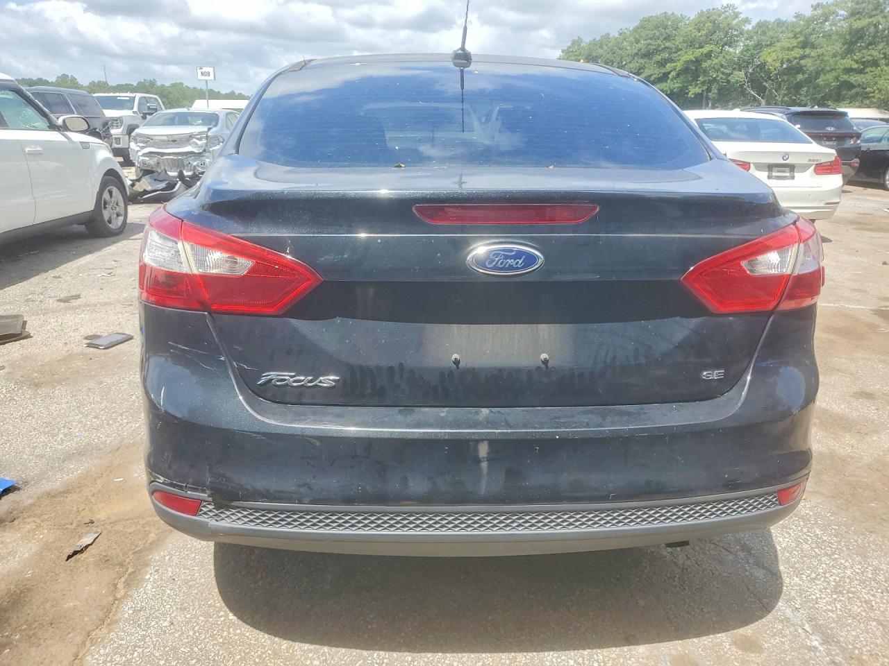 2014 Ford Focus Se Black vin: 1FADP3F22EL452423