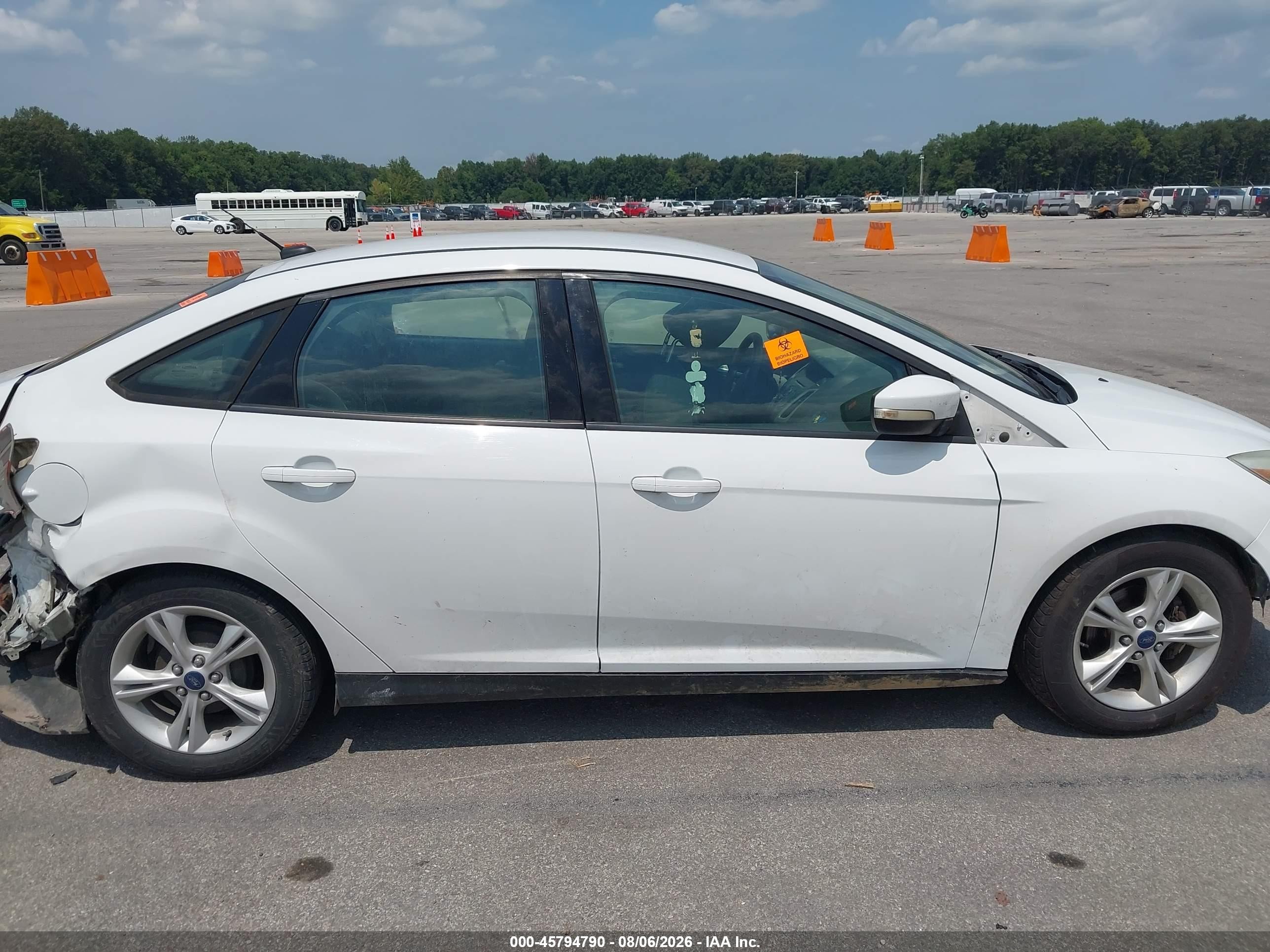 2014 Ford Focus Se White vin: 1FADP3F22EL459436