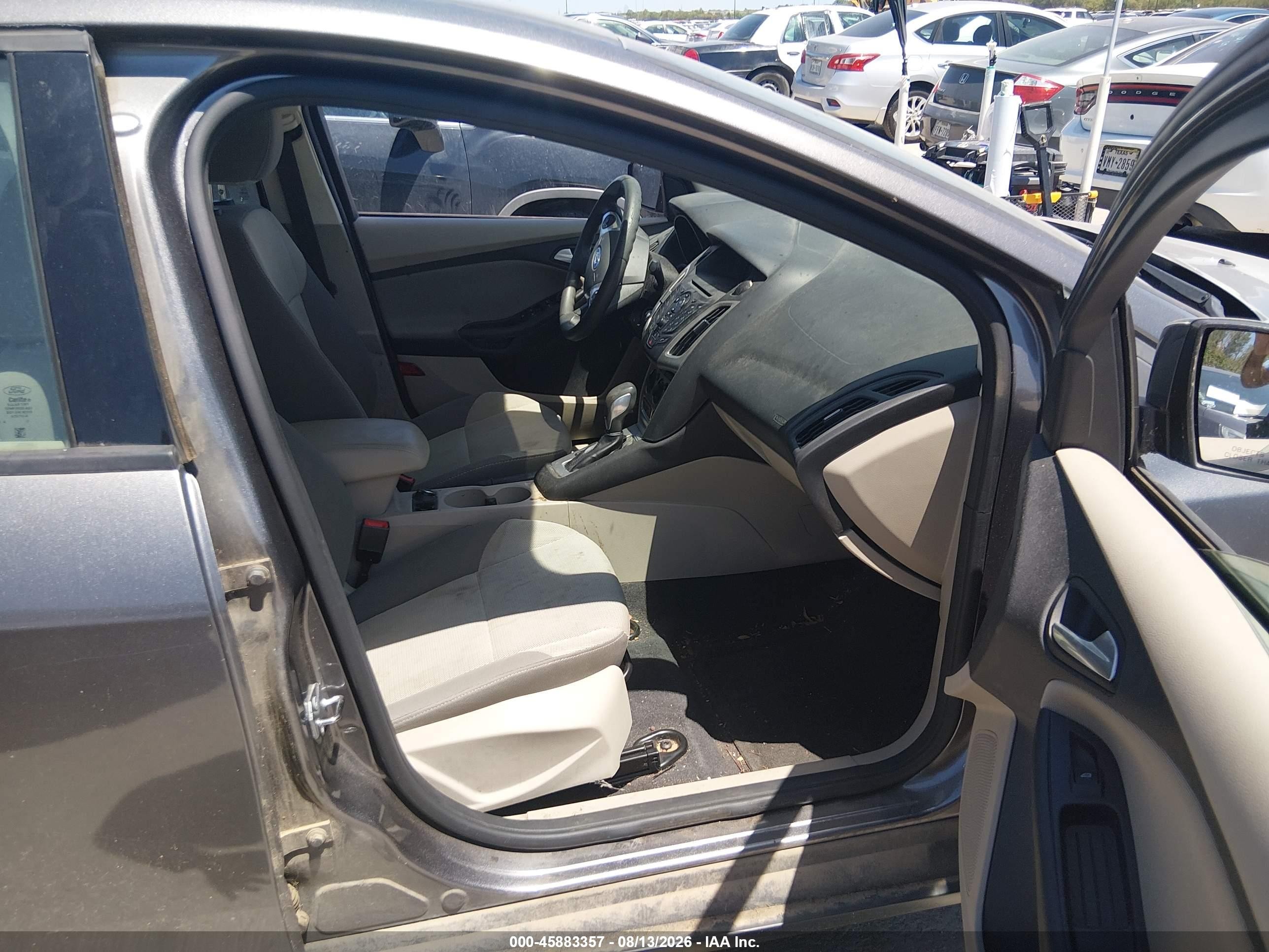2014 Ford Focus Se Серый vin: 1FADP3F22EL460134