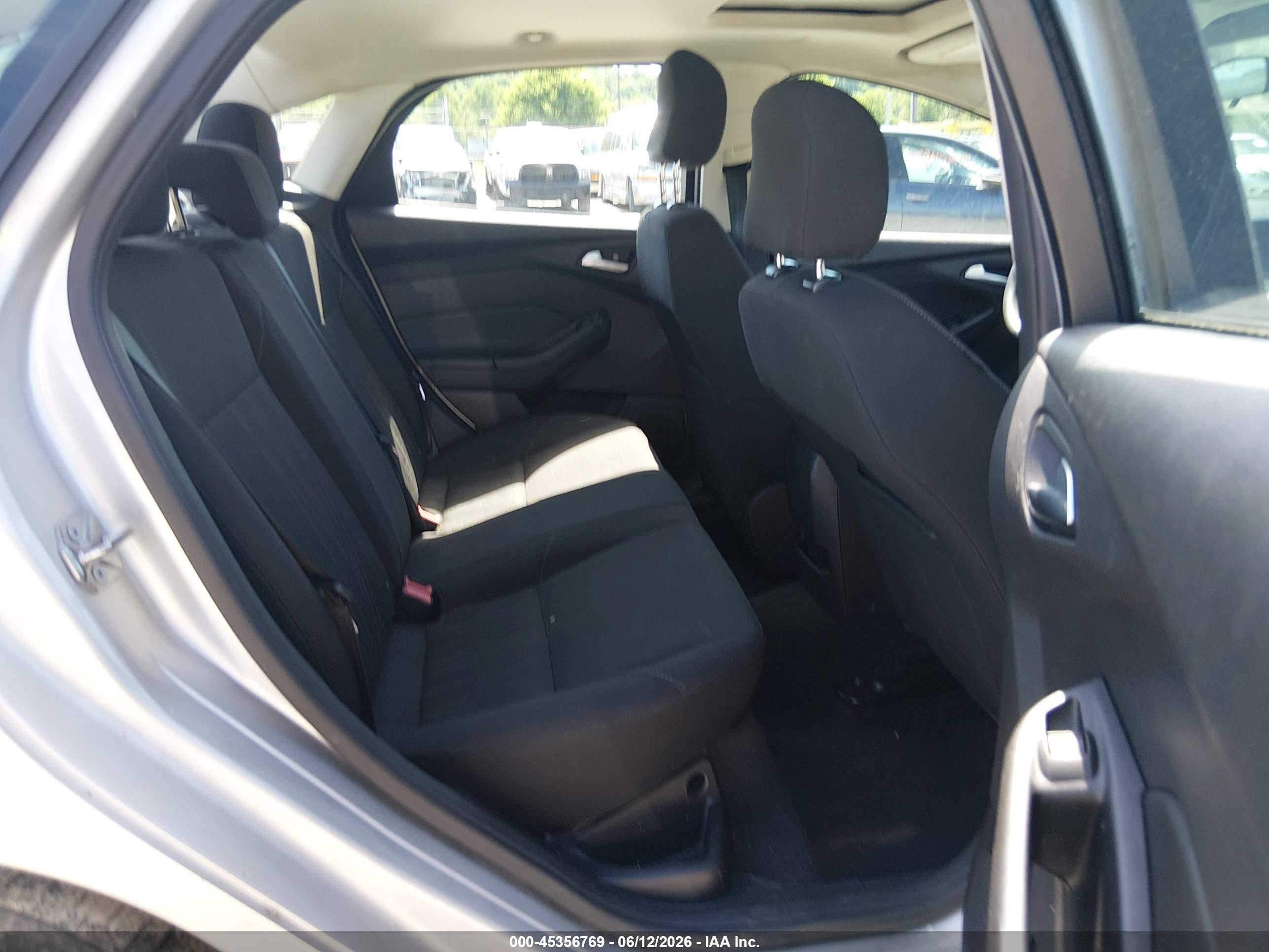 2015 Ford Focus Se Silver vin: 1FADP3F22FL203170