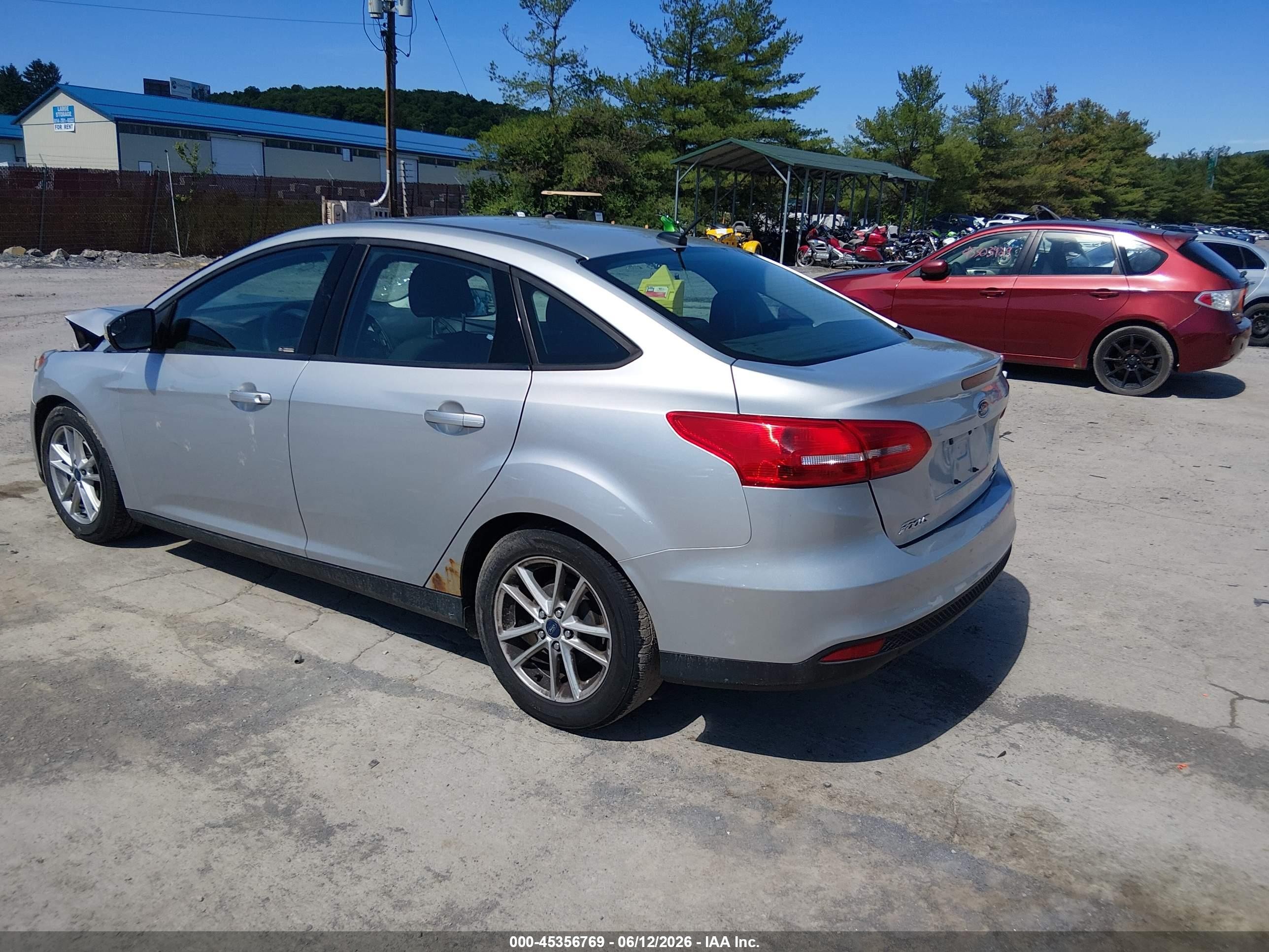 2015 Ford Focus Se Silver vin: 1FADP3F22FL203170