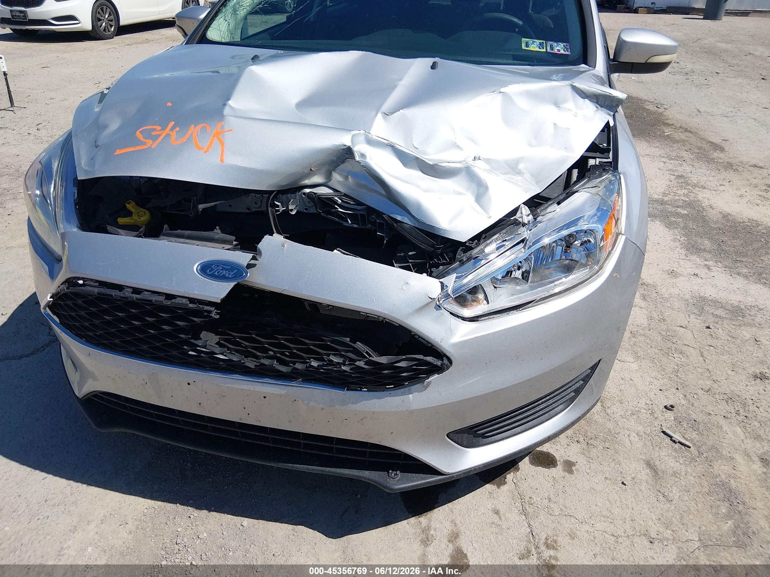 2015 Ford Focus Se Silver vin: 1FADP3F22FL203170