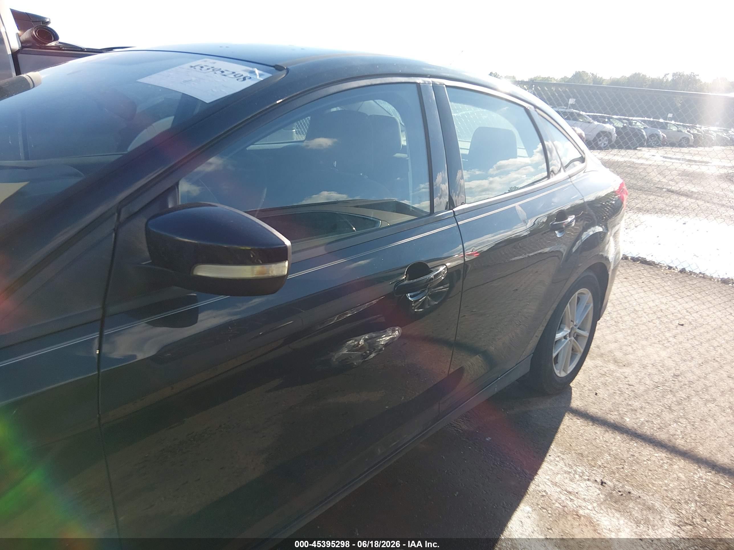 2015 Ford Focus Se Black vin: 1FADP3F22FL210166