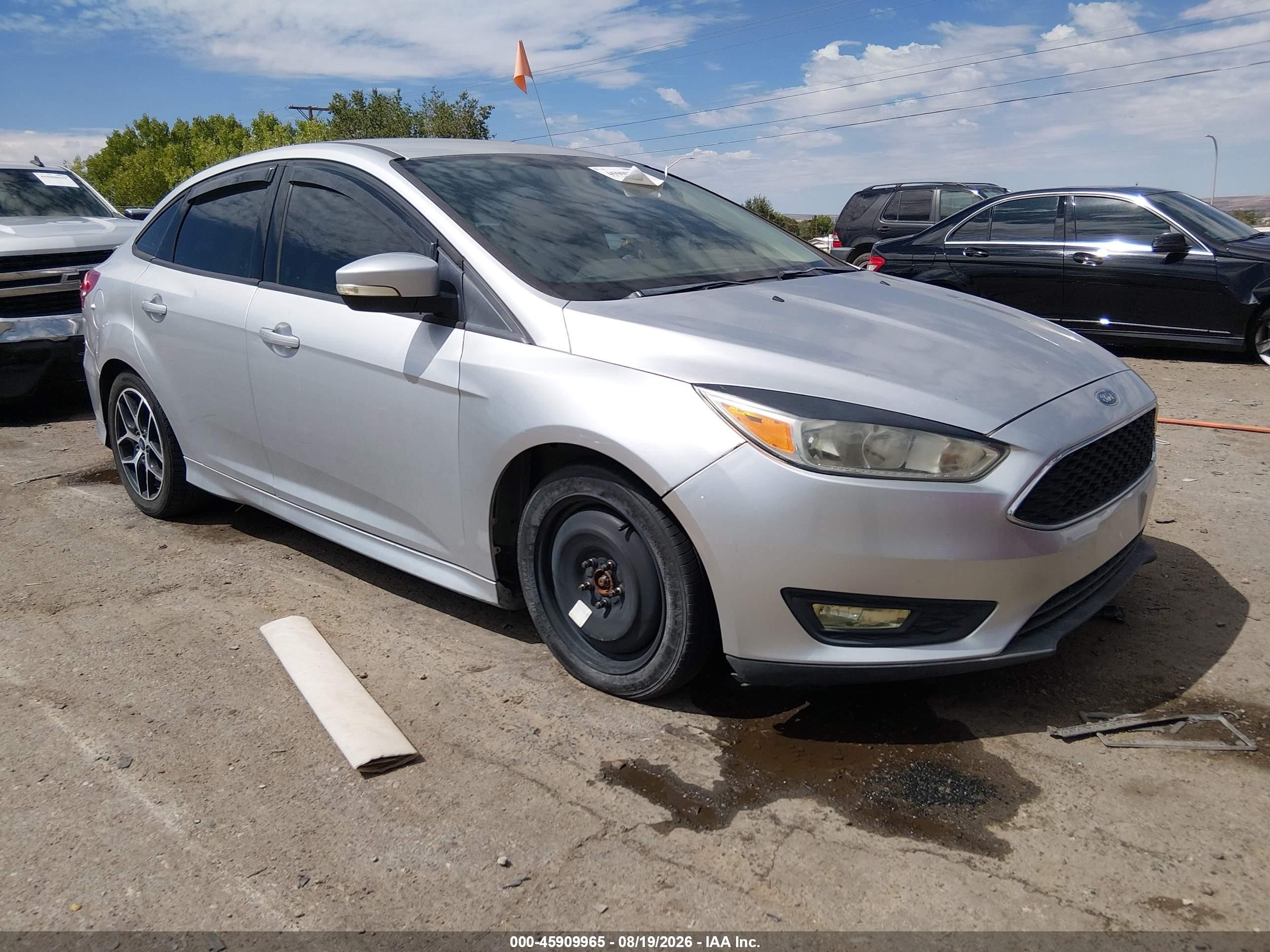 2015 Ford Focus Se Silver vin: 1FADP3F22FL221586
