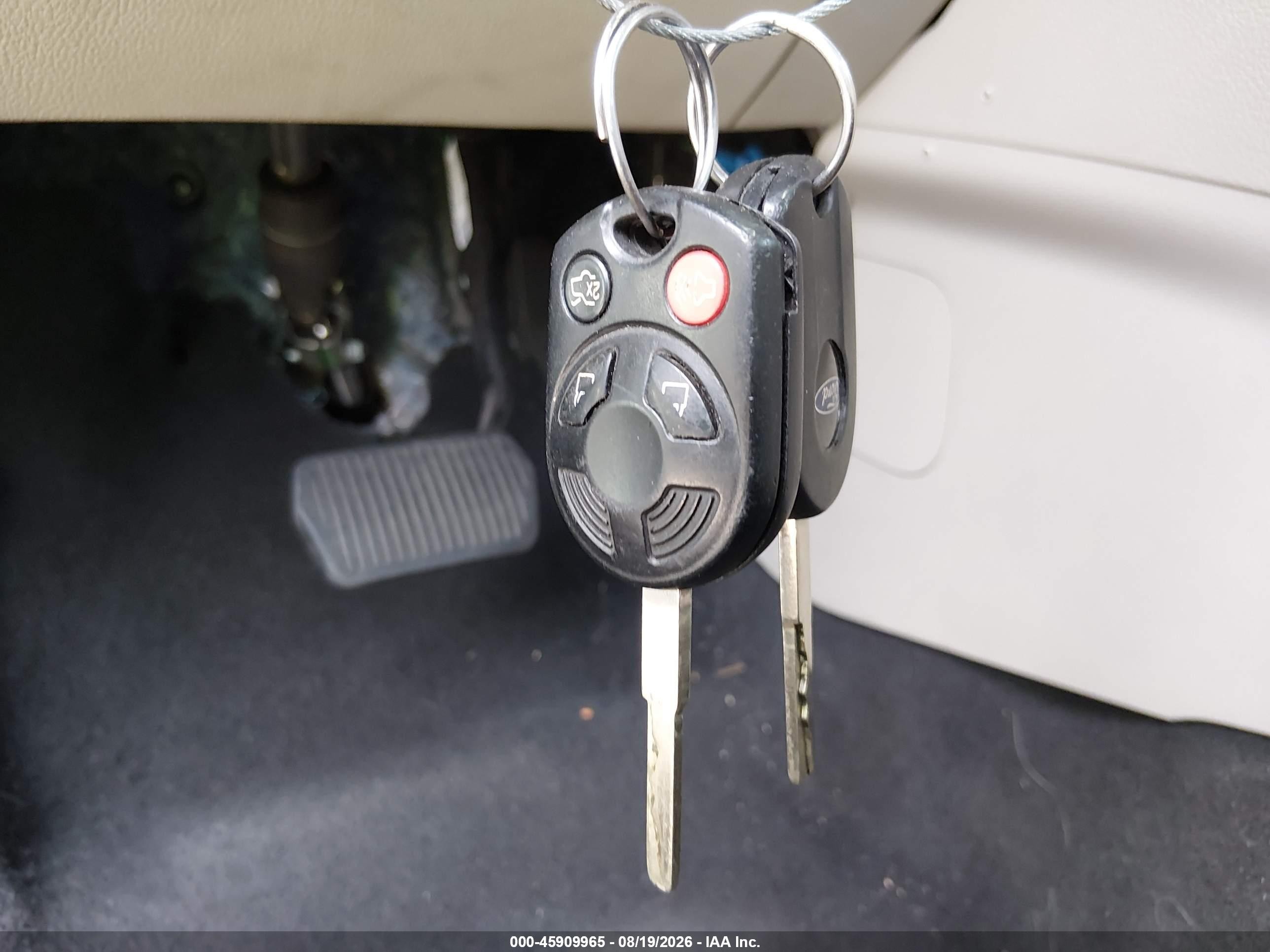 2015 Ford Focus Se Серебряный vin: 1FADP3F22FL221586
