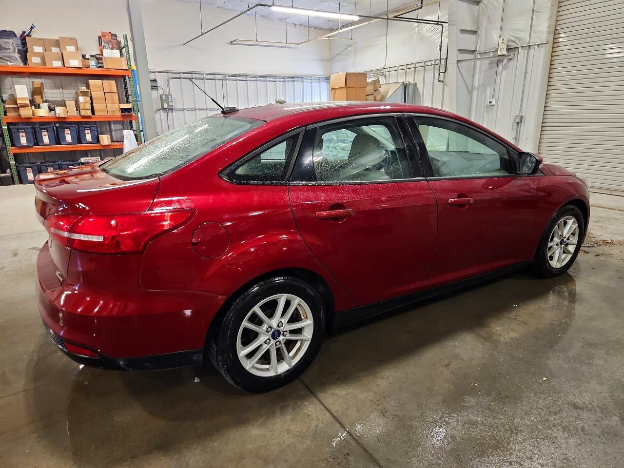 2015 Ford Focus Se Maroon vin: 1FADP3F22FL255995