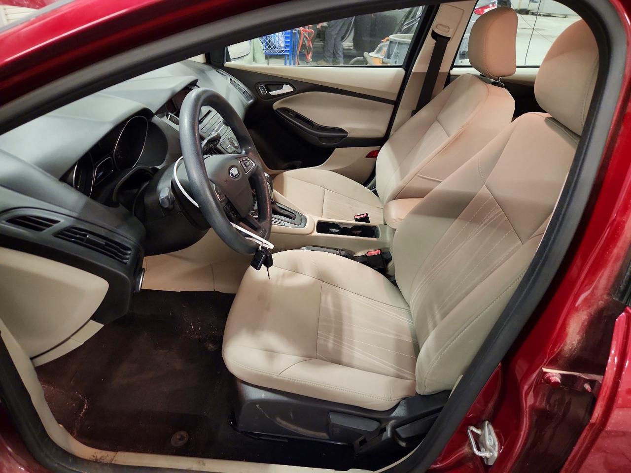 2015 Ford Focus Se Maroon vin: 1FADP3F22FL255995