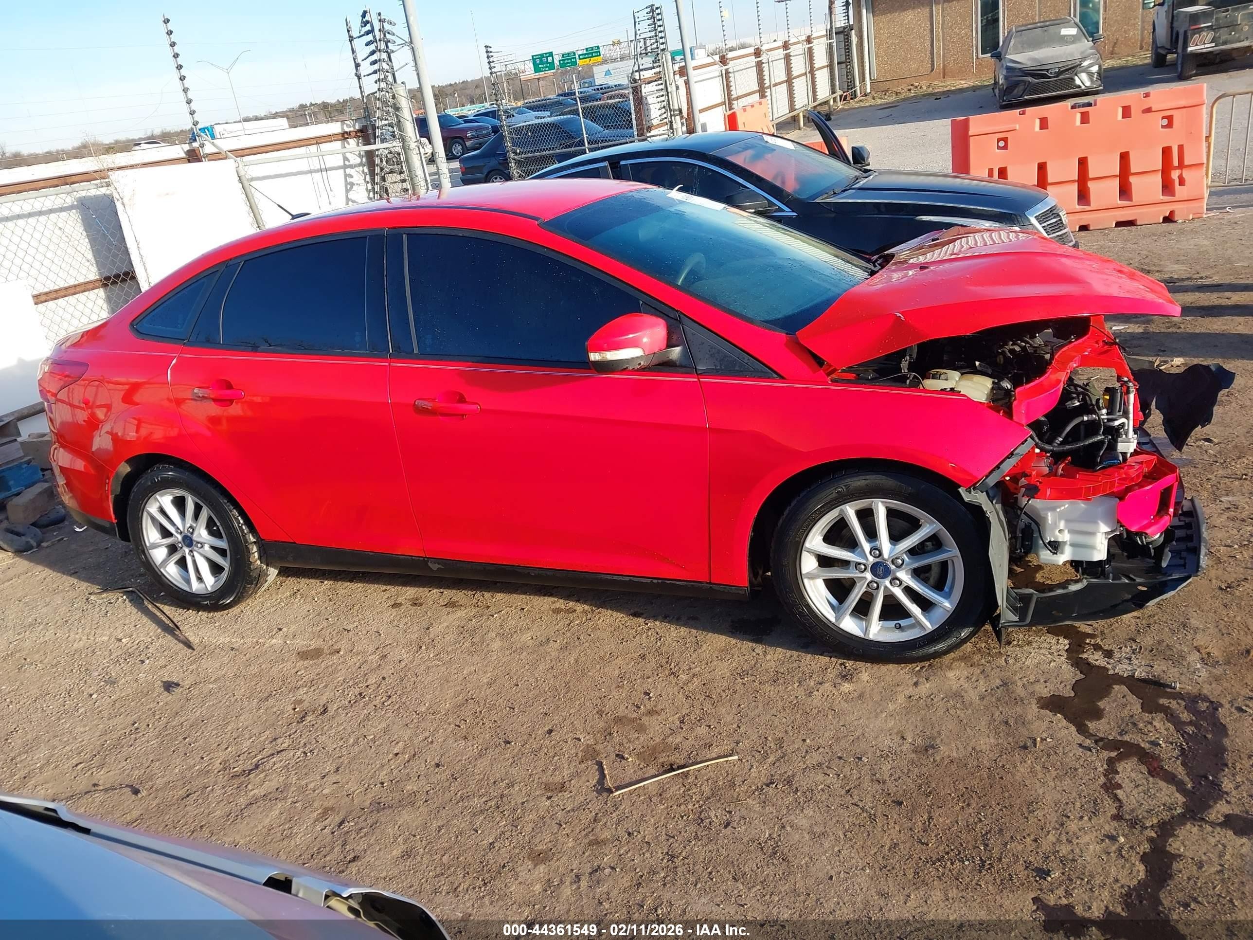 2015 Ford Focus Se Red vin: 1FADP3F22FL277141
