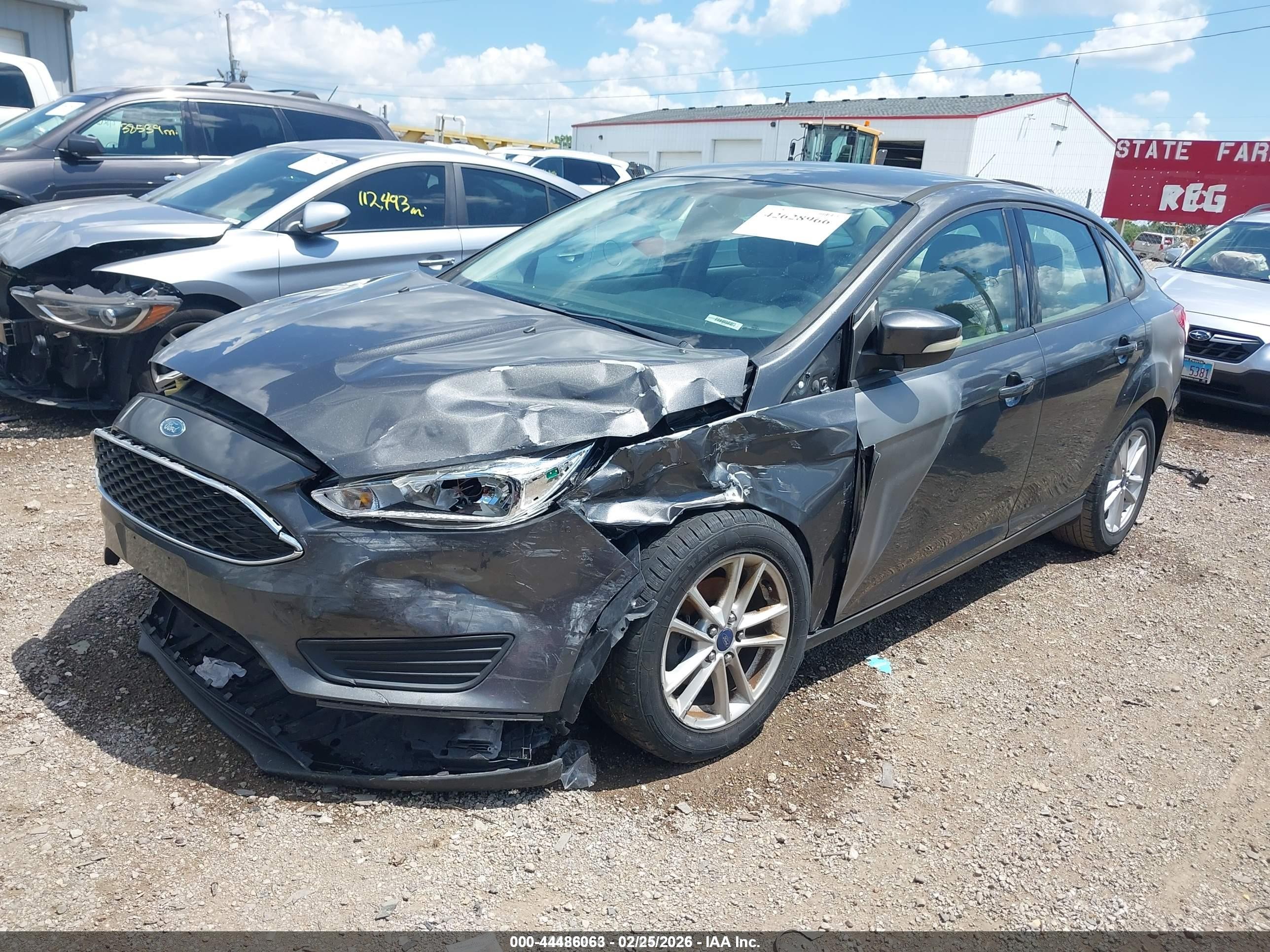 2015 Ford Focus Se Gray vin: 1FADP3F22FL280475