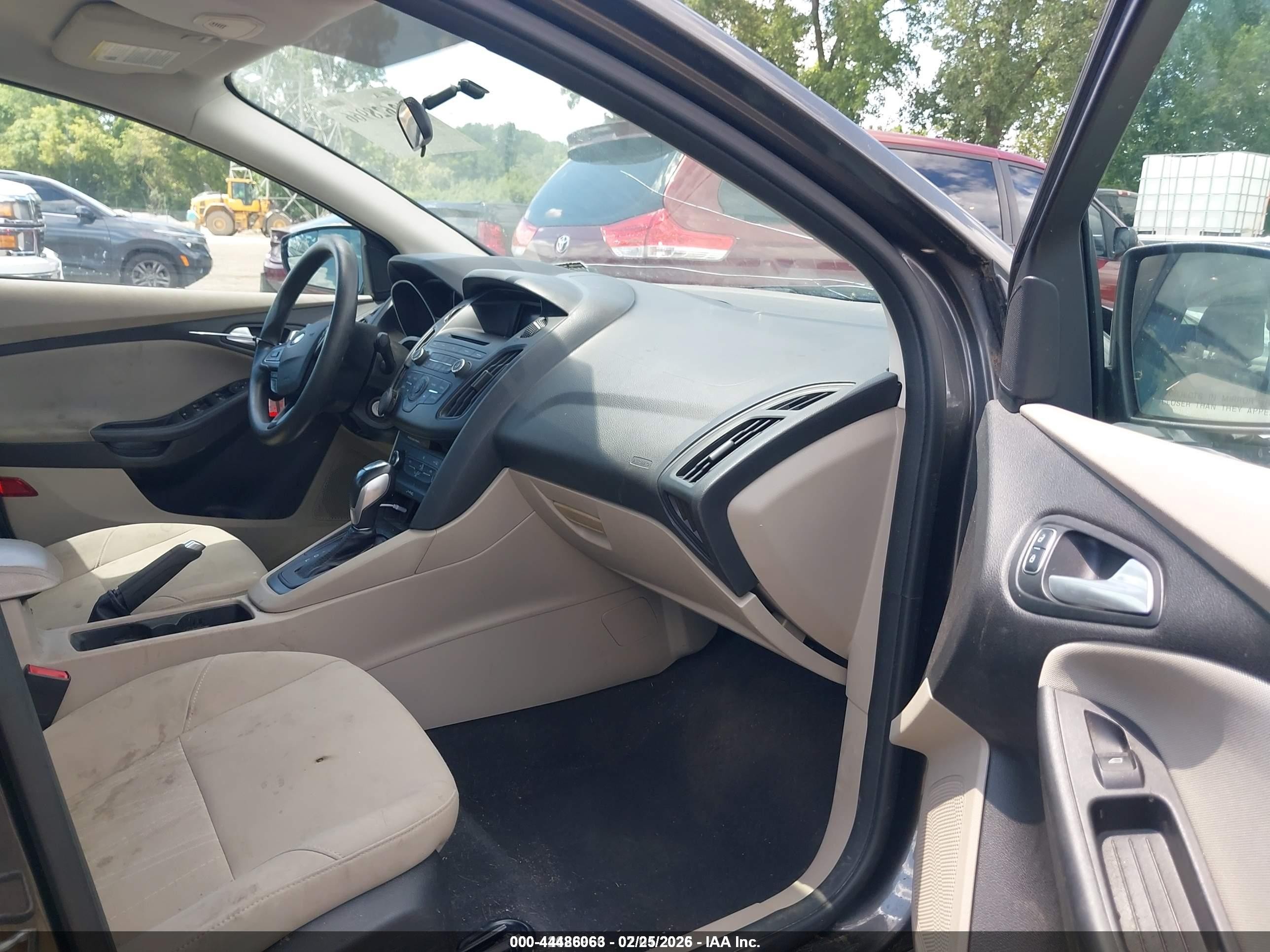 2015 Ford Focus Se Gray vin: 1FADP3F22FL280475