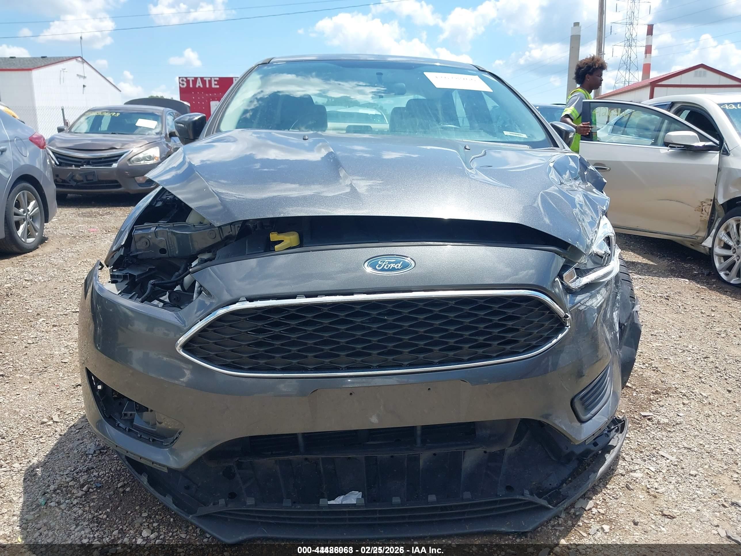 2015 Ford Focus Se Gray vin: 1FADP3F22FL280475