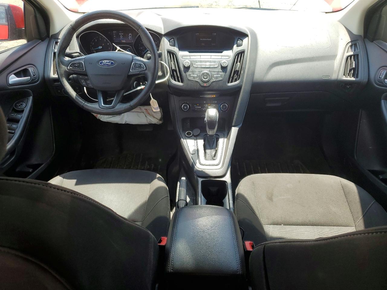2015 Ford Focus Se Red vin: 1FADP3F22FL281139