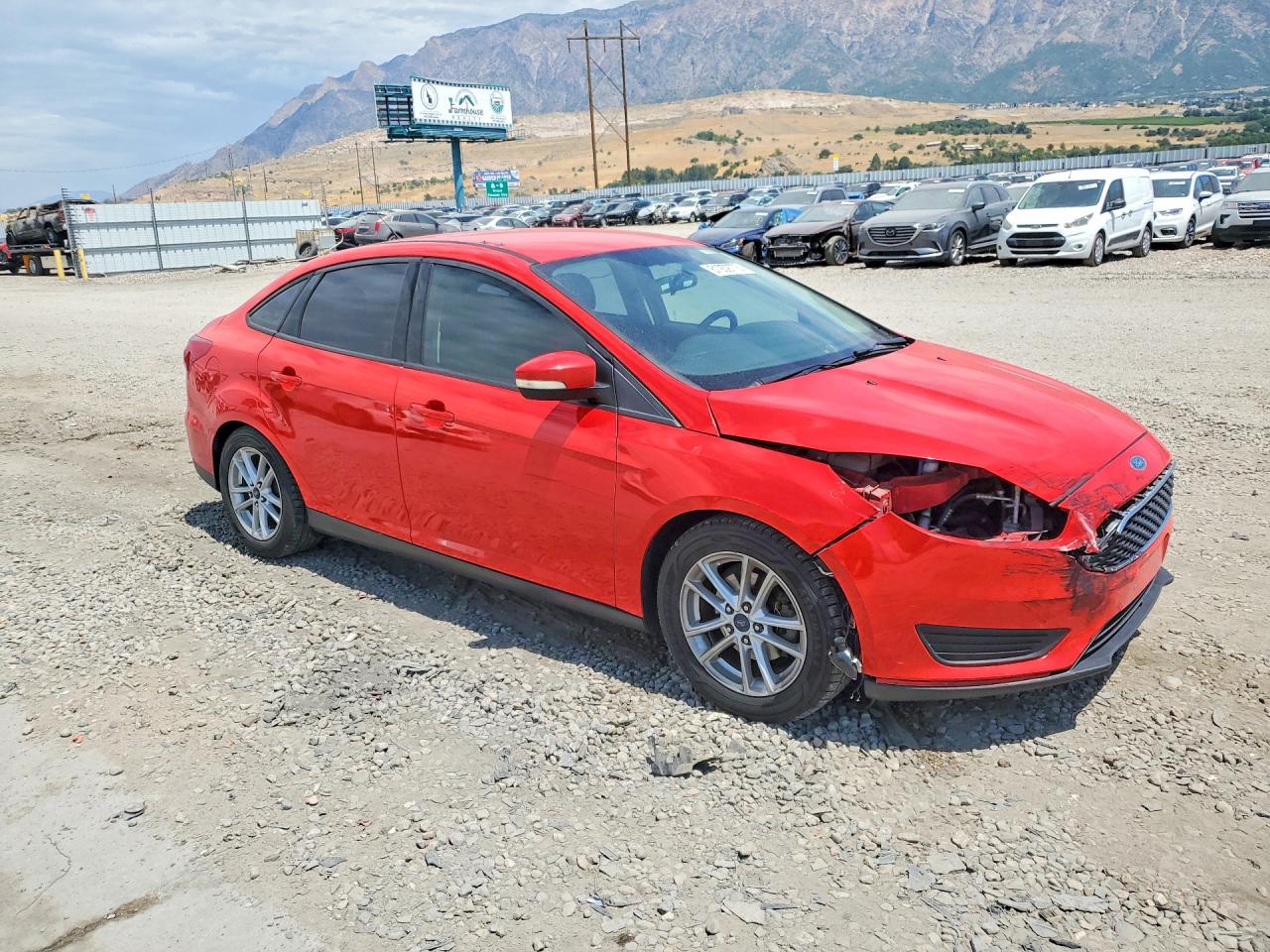 2015 Ford Focus Se Red vin: 1FADP3F22FL281139