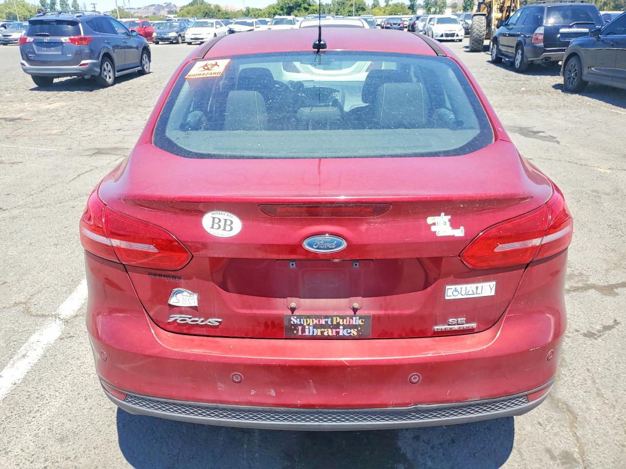 2015 Ford Focus Se Red vin: 1FADP3F22FL281142