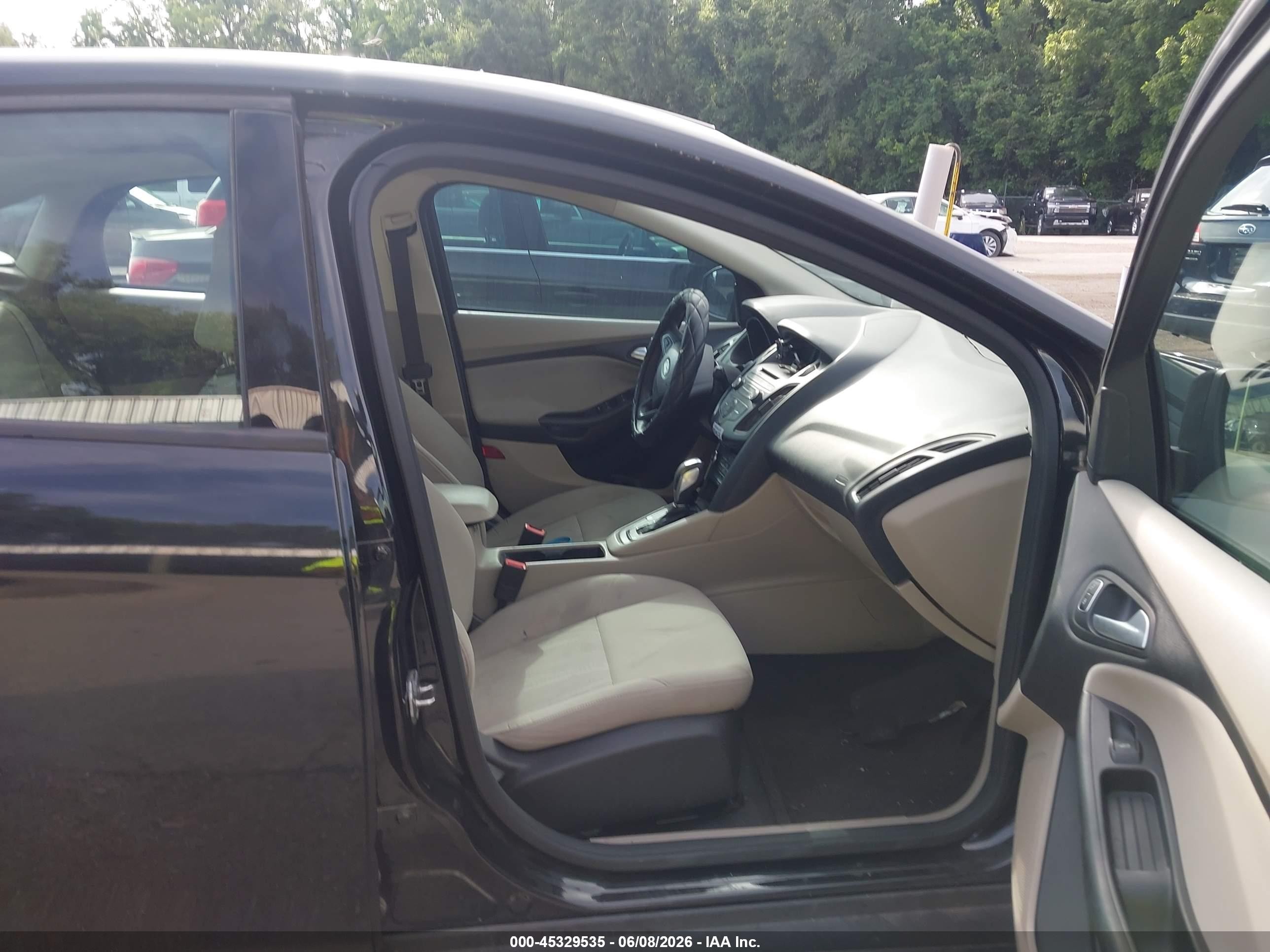 2015 Ford Focus Se Black vin: 1FADP3F22FL295512