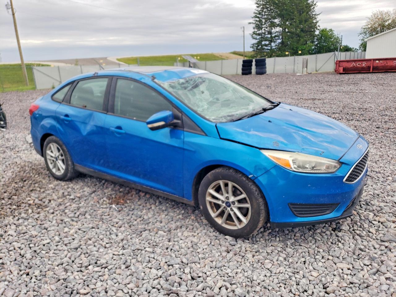 2015 Ford Focus Se Blue vin: 1FADP3F22FL295607