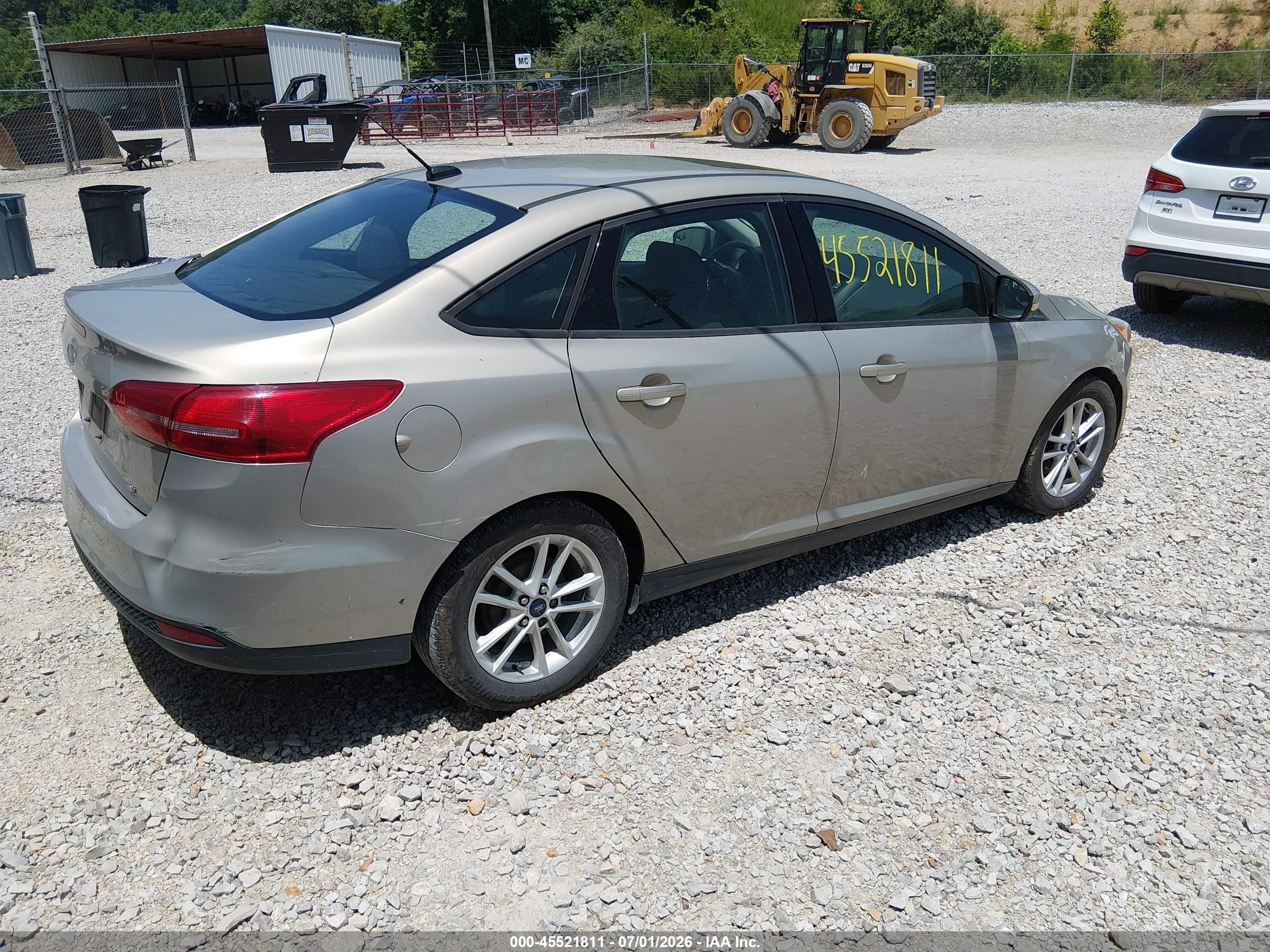 2015 Ford Focus Se Gold vin: 1FADP3F22FL307772