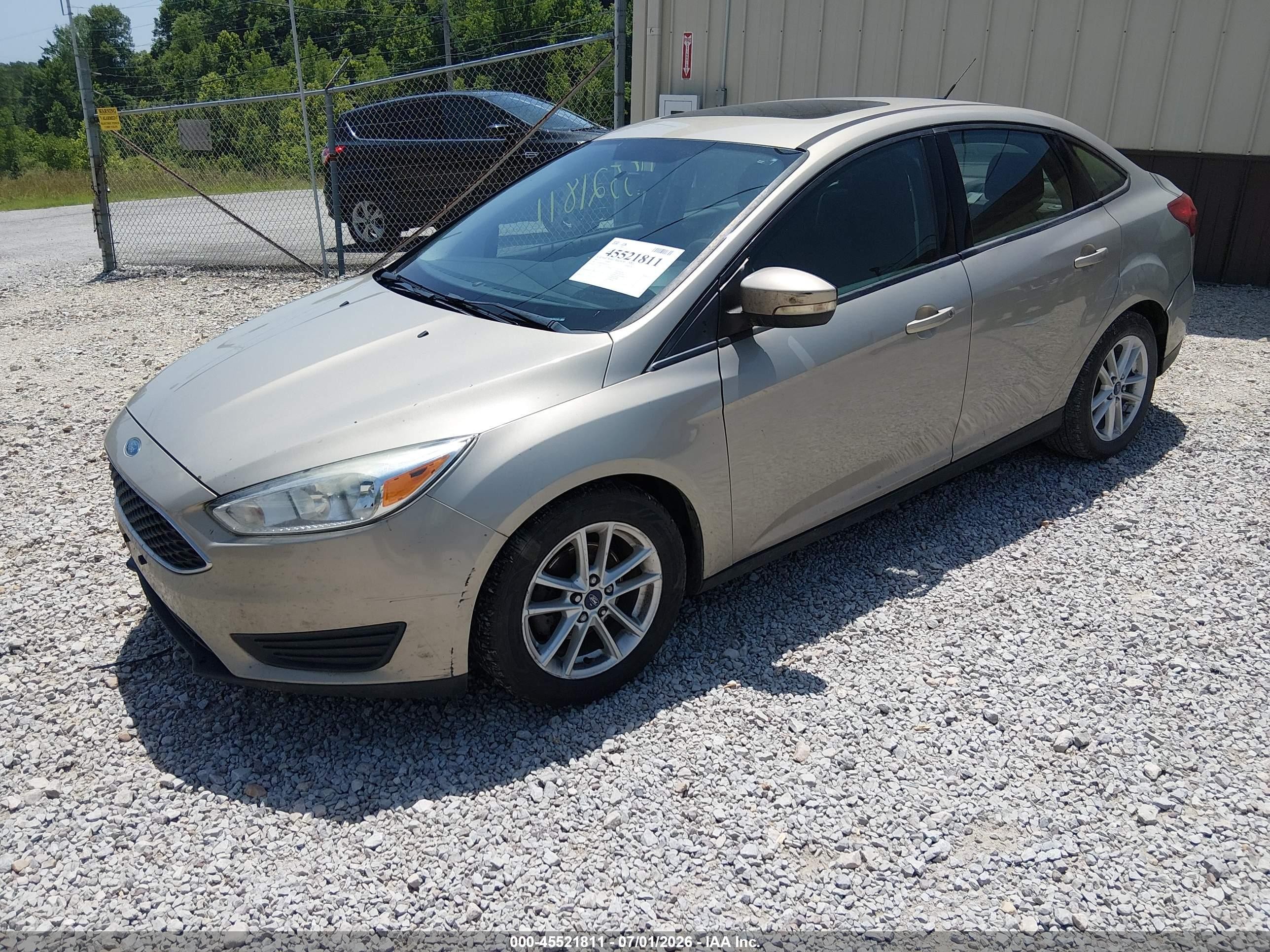 2015 Ford Focus Se Gold vin: 1FADP3F22FL307772