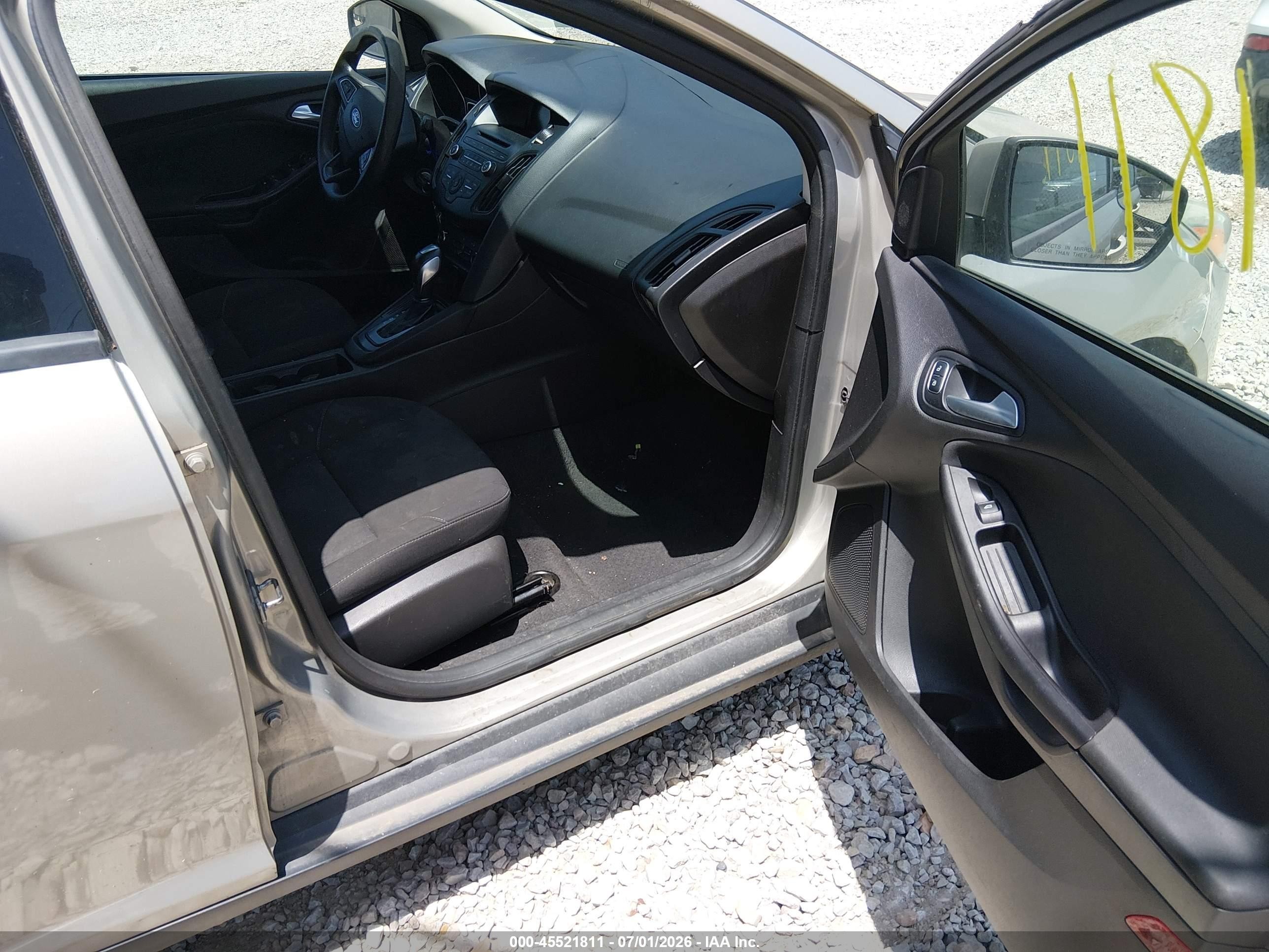 2015 Ford Focus Se Gold vin: 1FADP3F22FL307772
