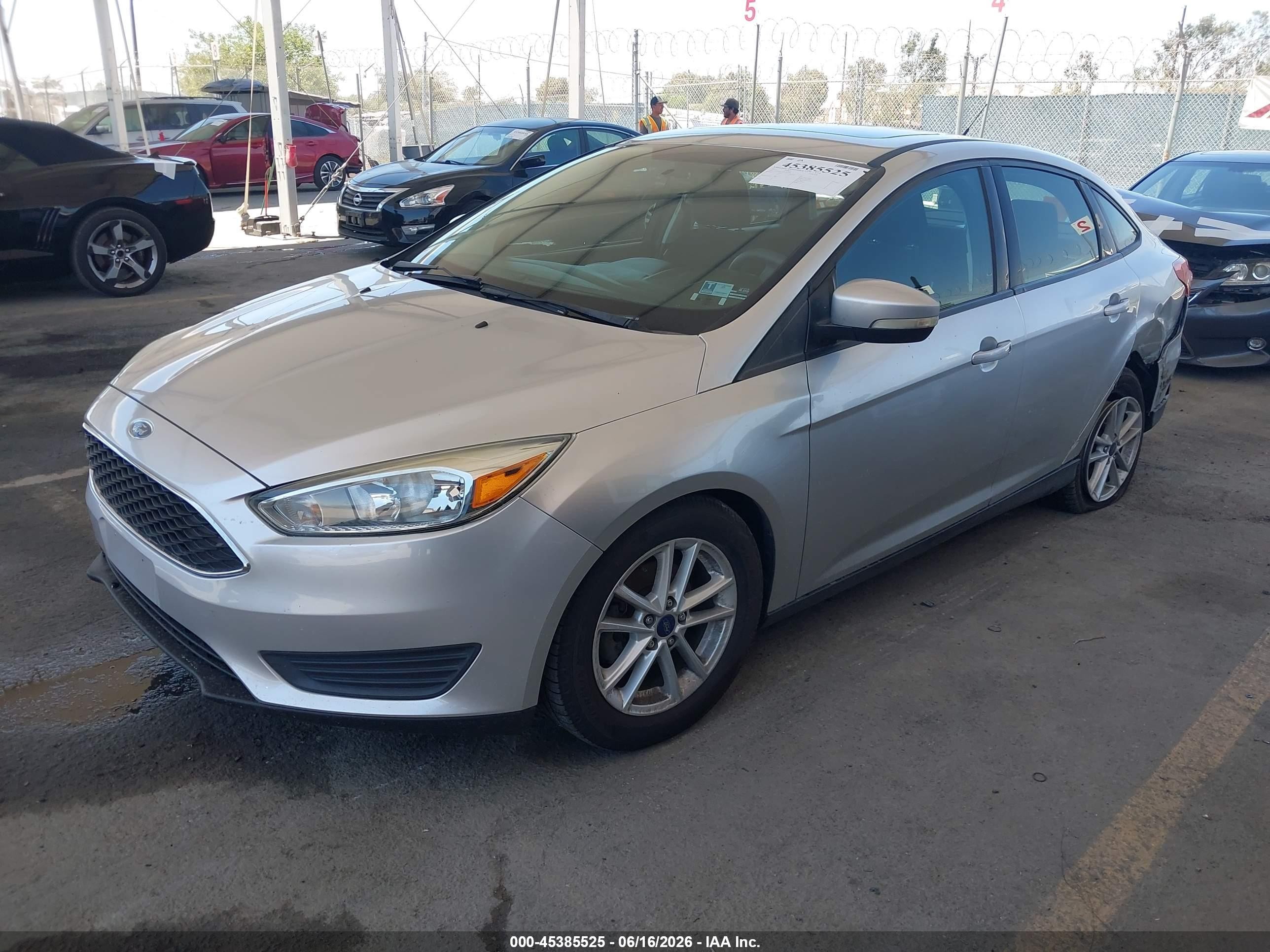2015 Ford Focus Se Silver vin: 1FADP3F22FL325544