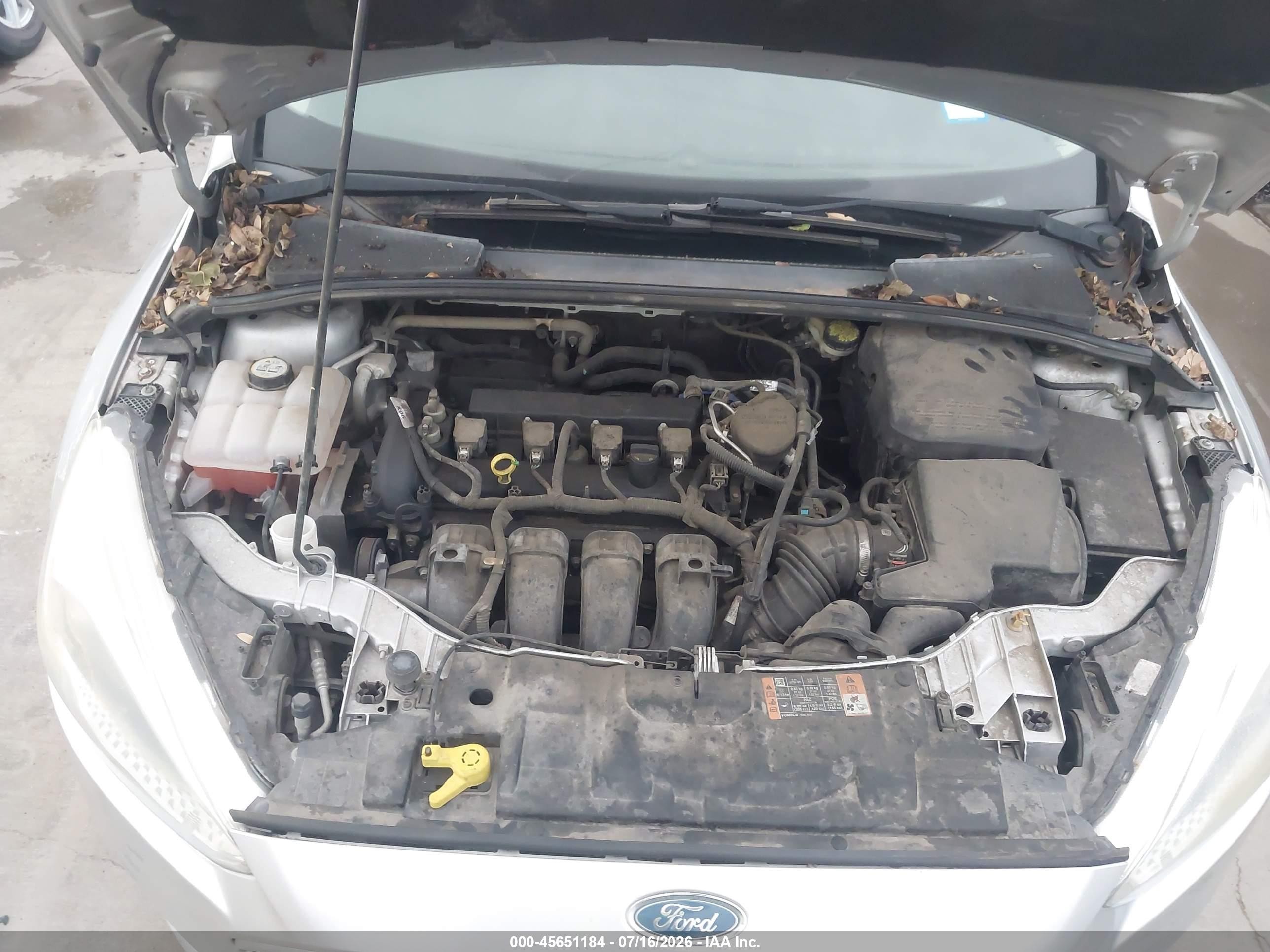 2015 Ford Focus Se Серебряный vin: 1FADP3F22FL325611