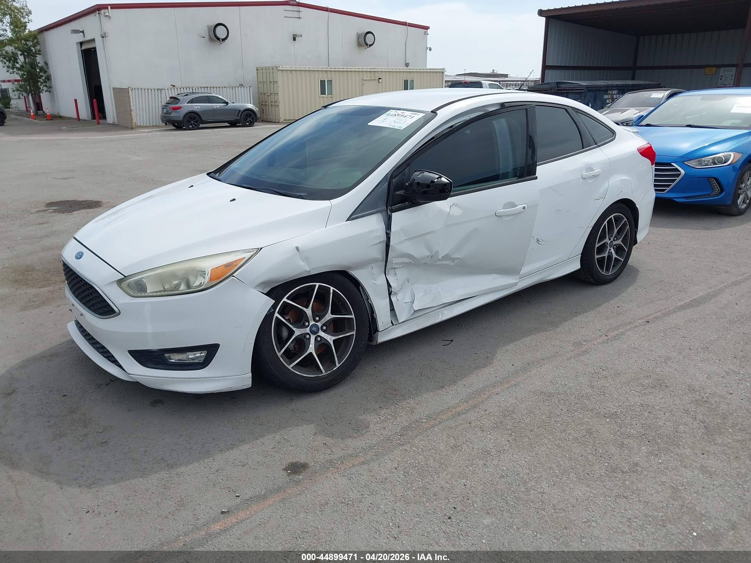 2015 Ford Focus Se White vin: 1FADP3F22FL334535