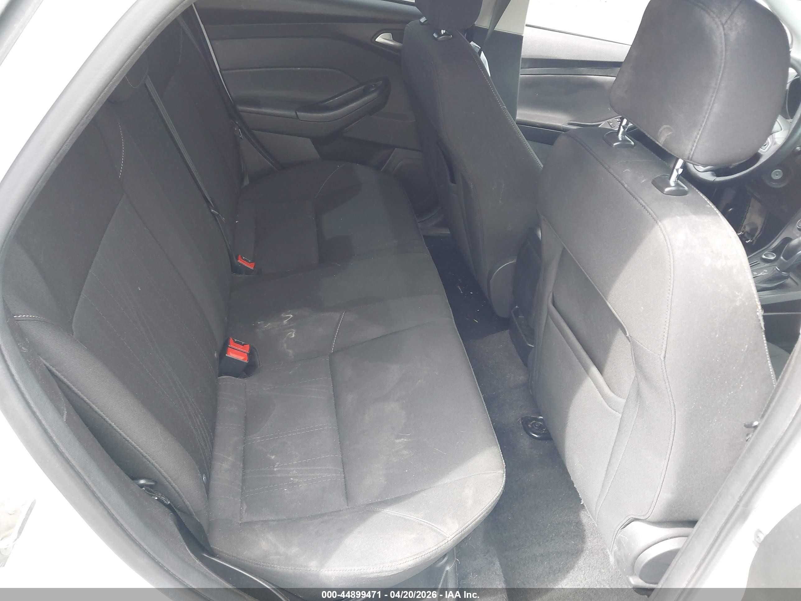2015 Ford Focus Se White vin: 1FADP3F22FL334535