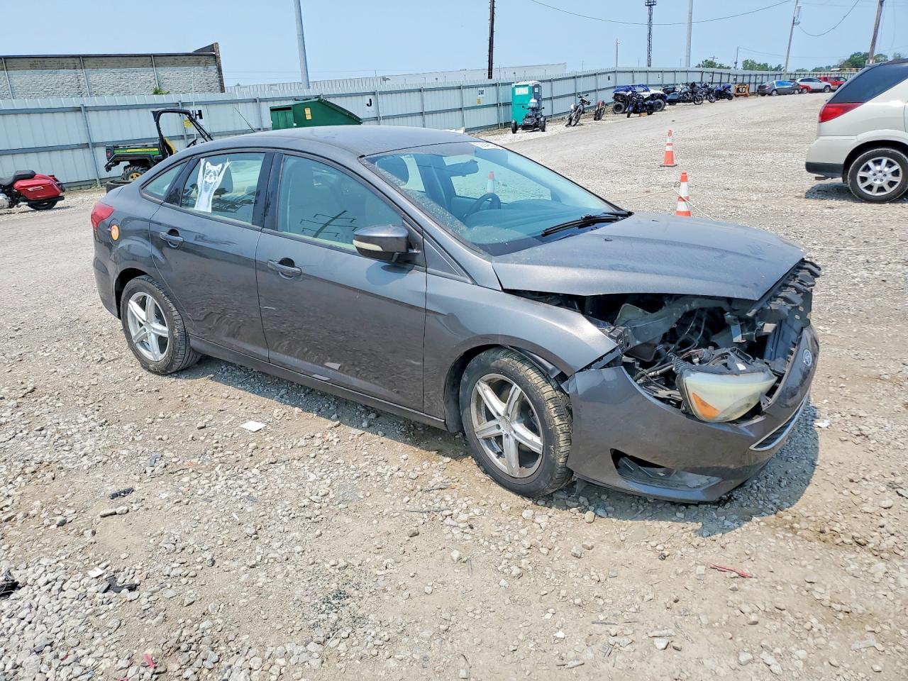 2015 Ford Focus Se Серый vin: 1FADP3F22FL340853