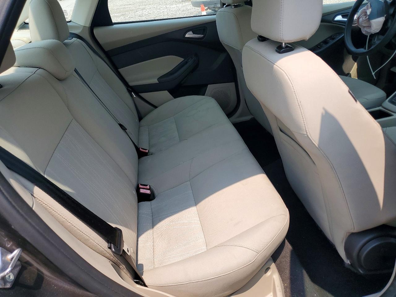 2015 Ford Focus Se Серый vin: 1FADP3F22FL340853