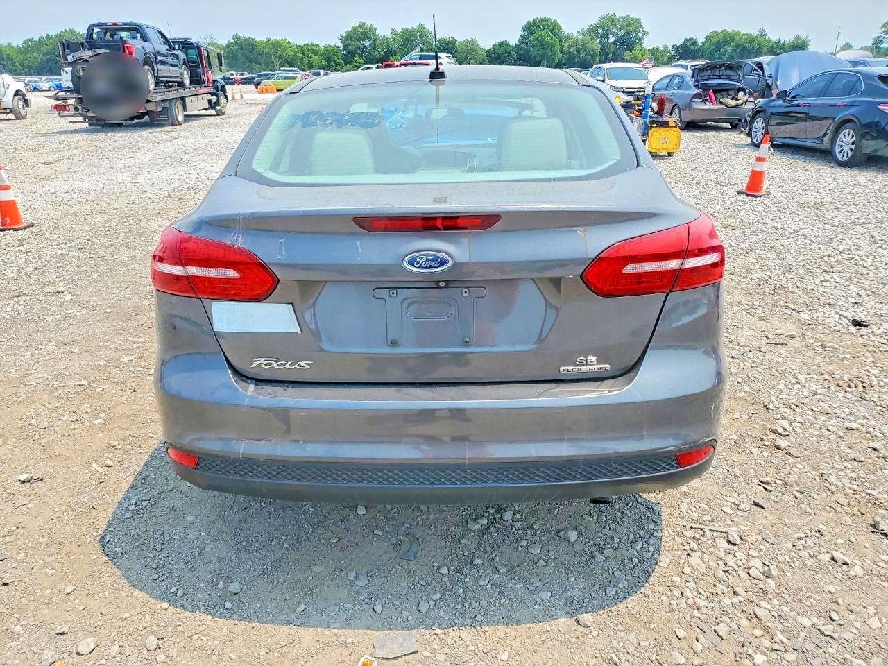 2015 Ford Focus Se Серый vin: 1FADP3F22FL340853