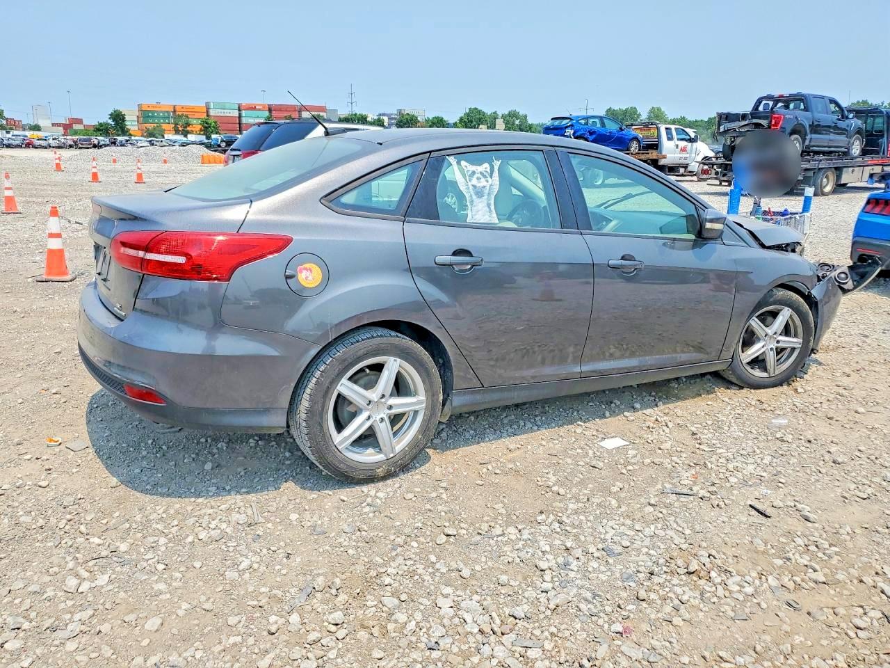 2015 Ford Focus Se Серый vin: 1FADP3F22FL340853