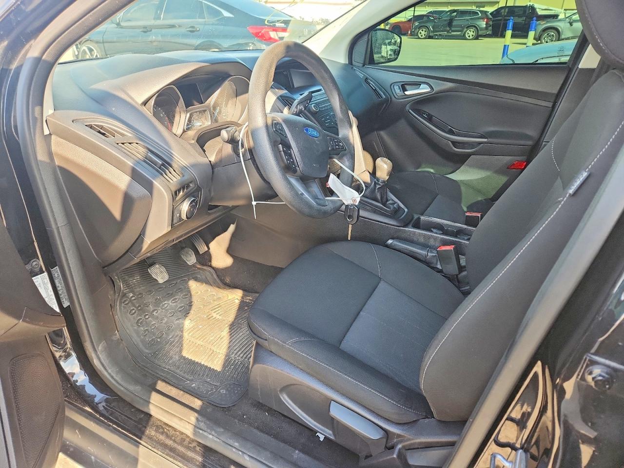 2015 Ford Focus Se Black vin: 1FADP3F22FL340920