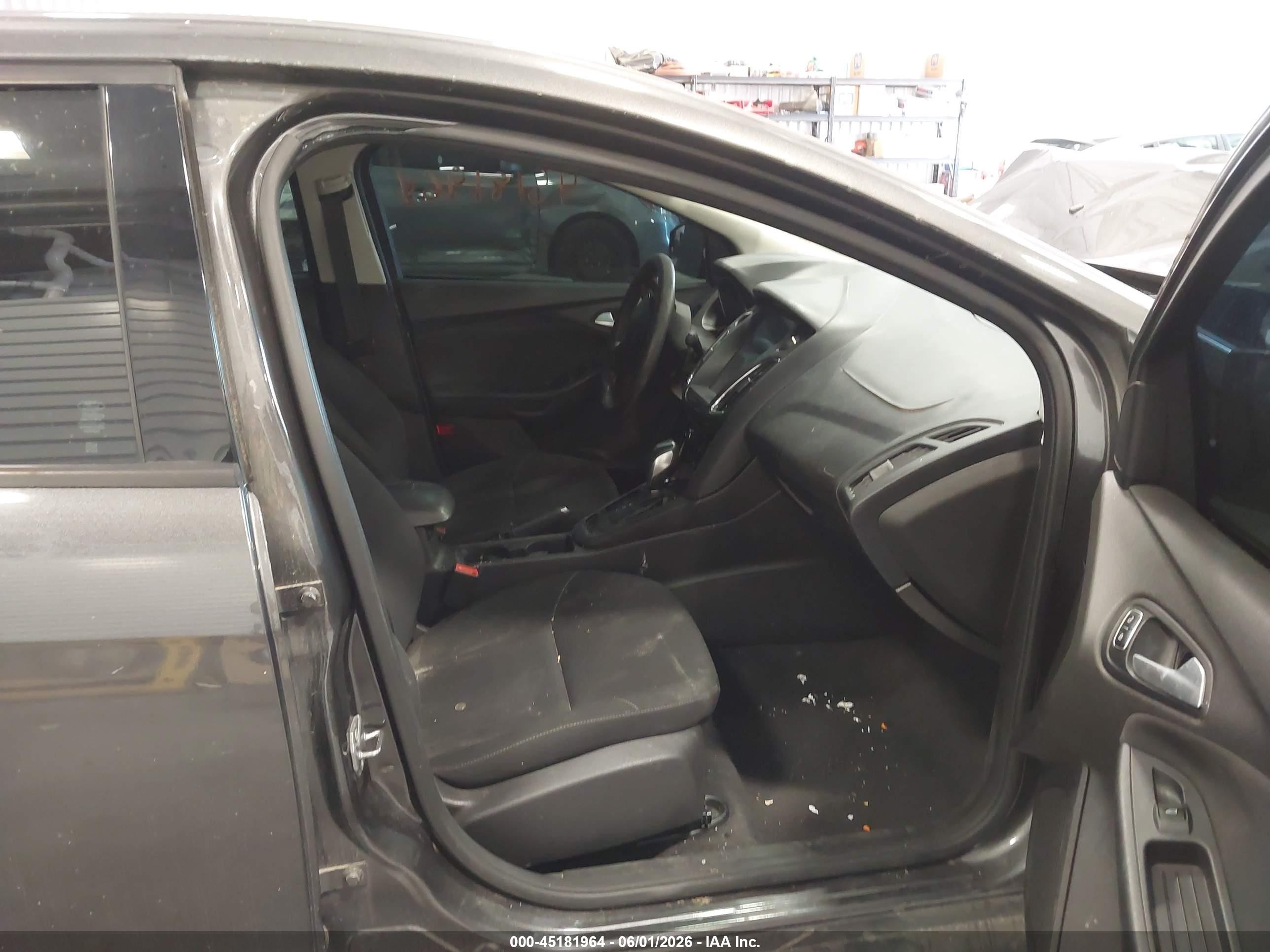 2015 Ford Focus Se Gray vin: 1FADP3F22FL342456