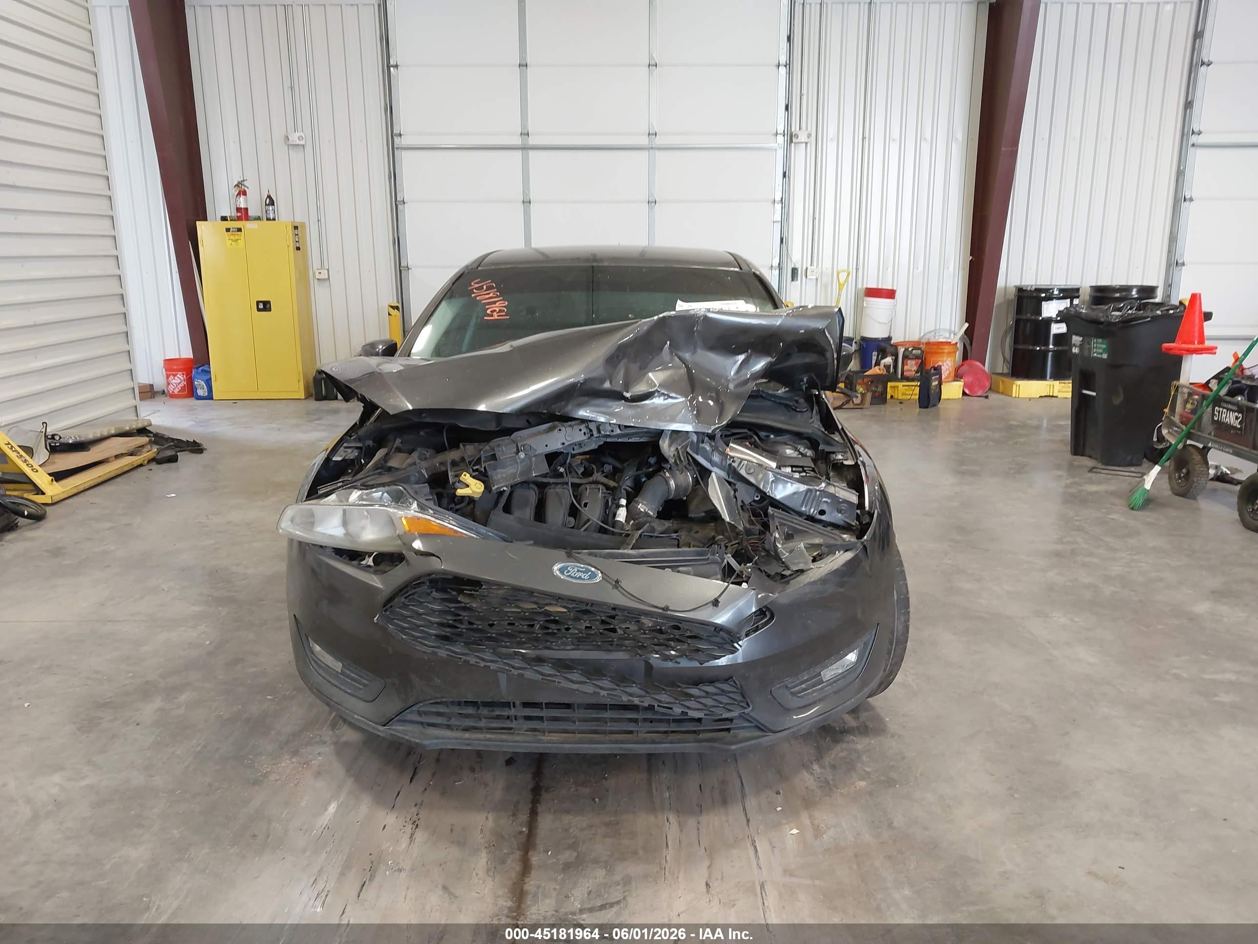 2015 Ford Focus Se Gray vin: 1FADP3F22FL342456