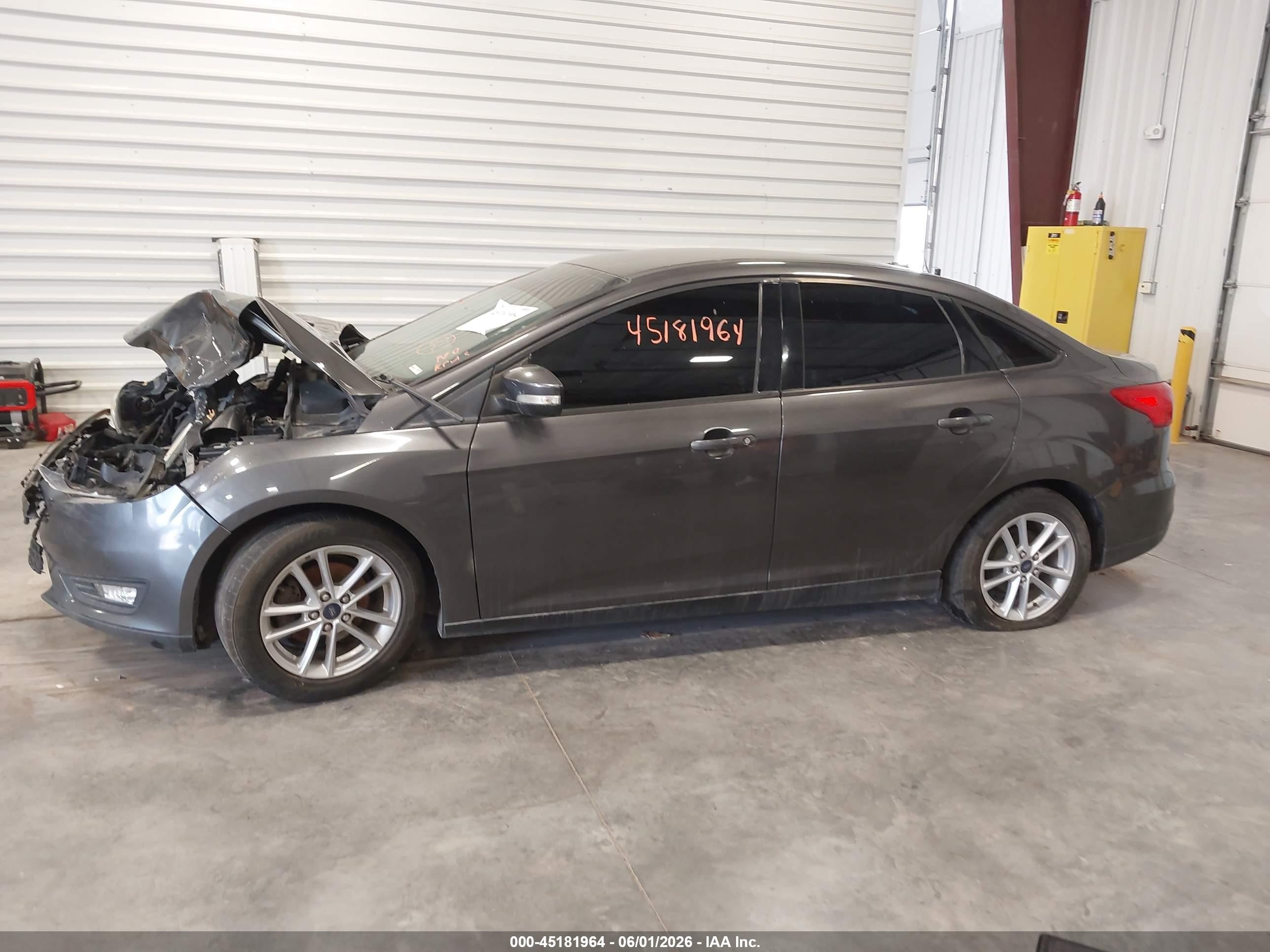 2015 Ford Focus Se Gray vin: 1FADP3F22FL342456