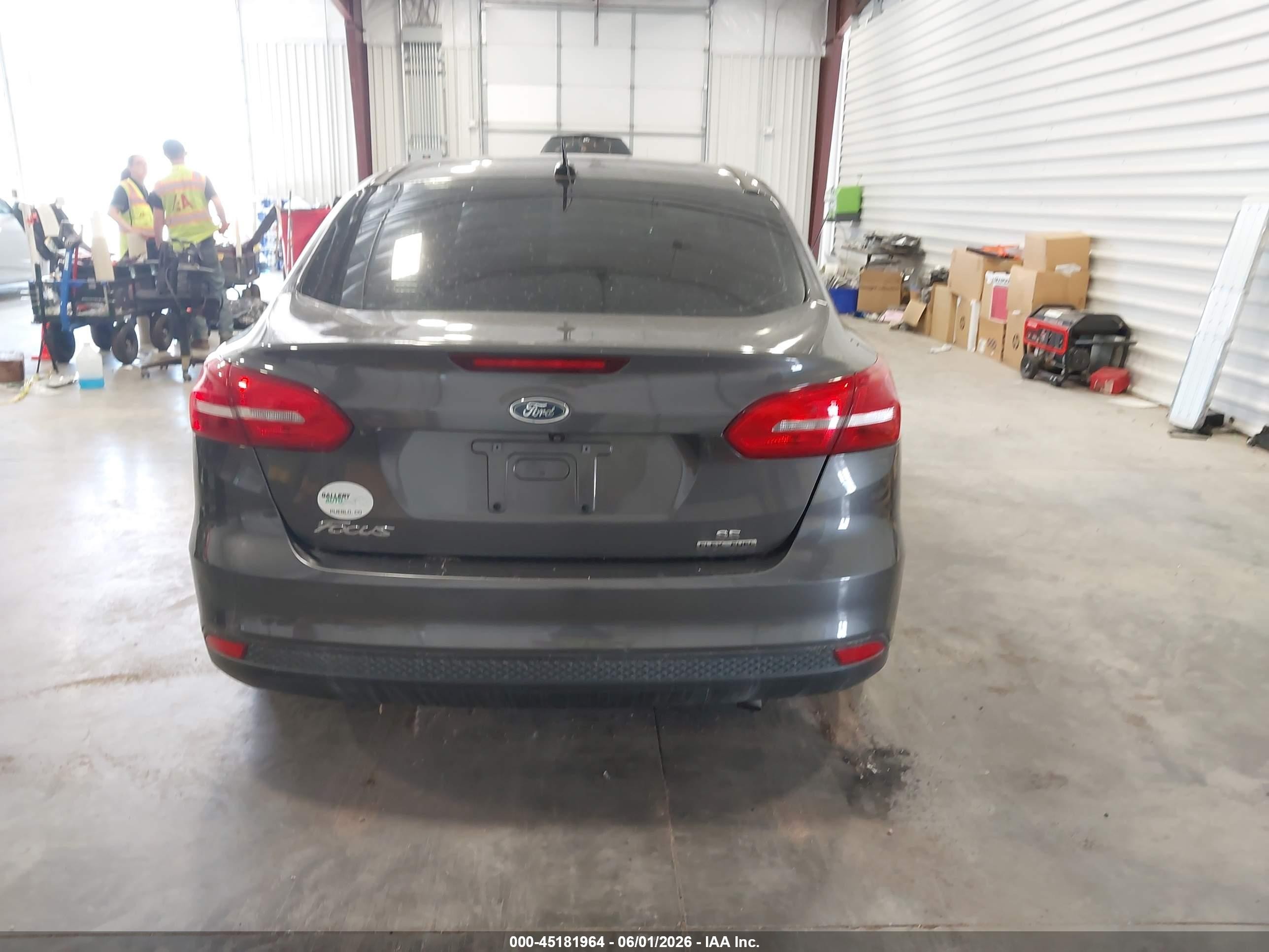 2015 Ford Focus Se Gray vin: 1FADP3F22FL342456