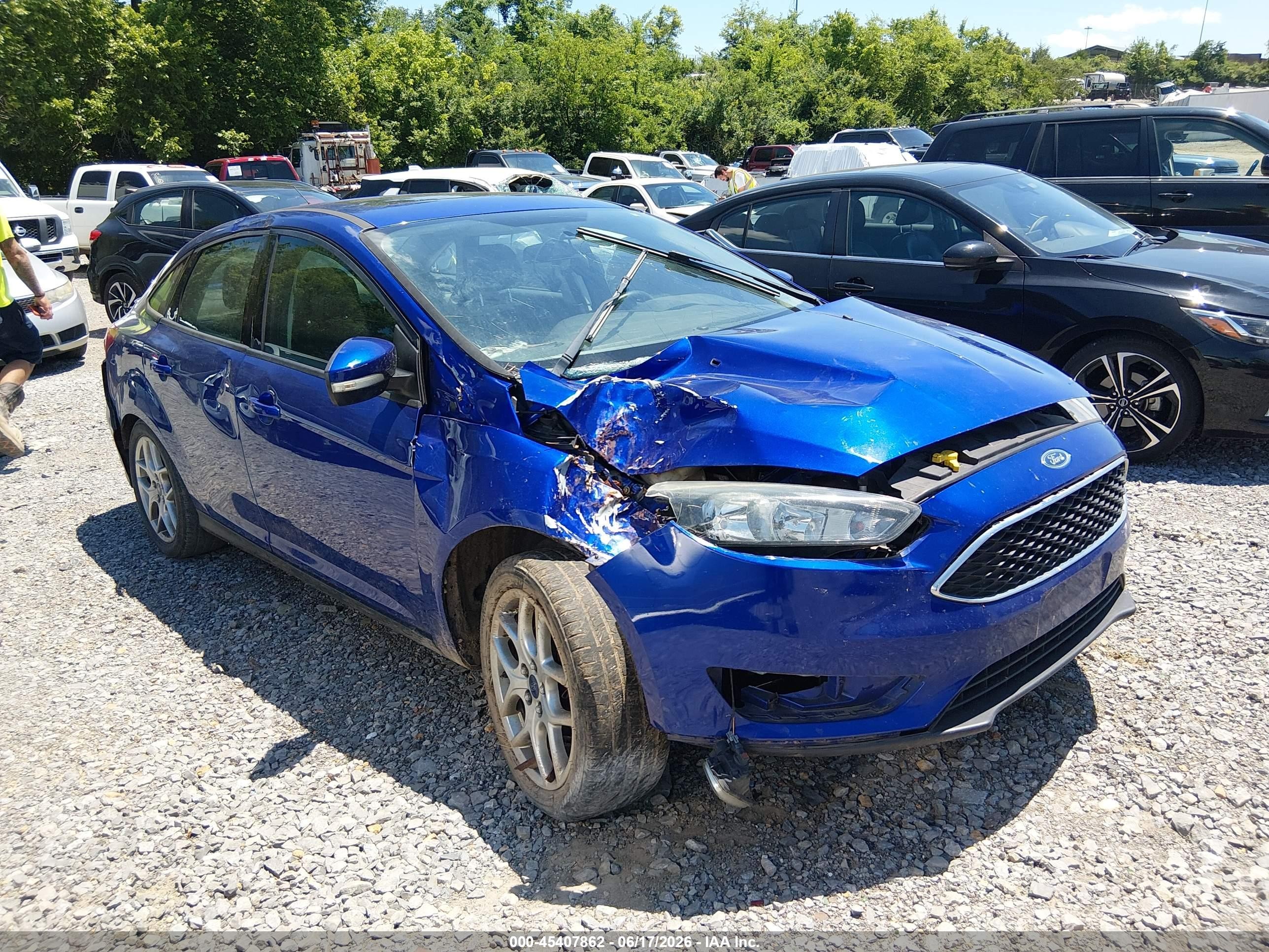 2015 Ford Focus Se Blue vin: 1FADP3F22FL346524