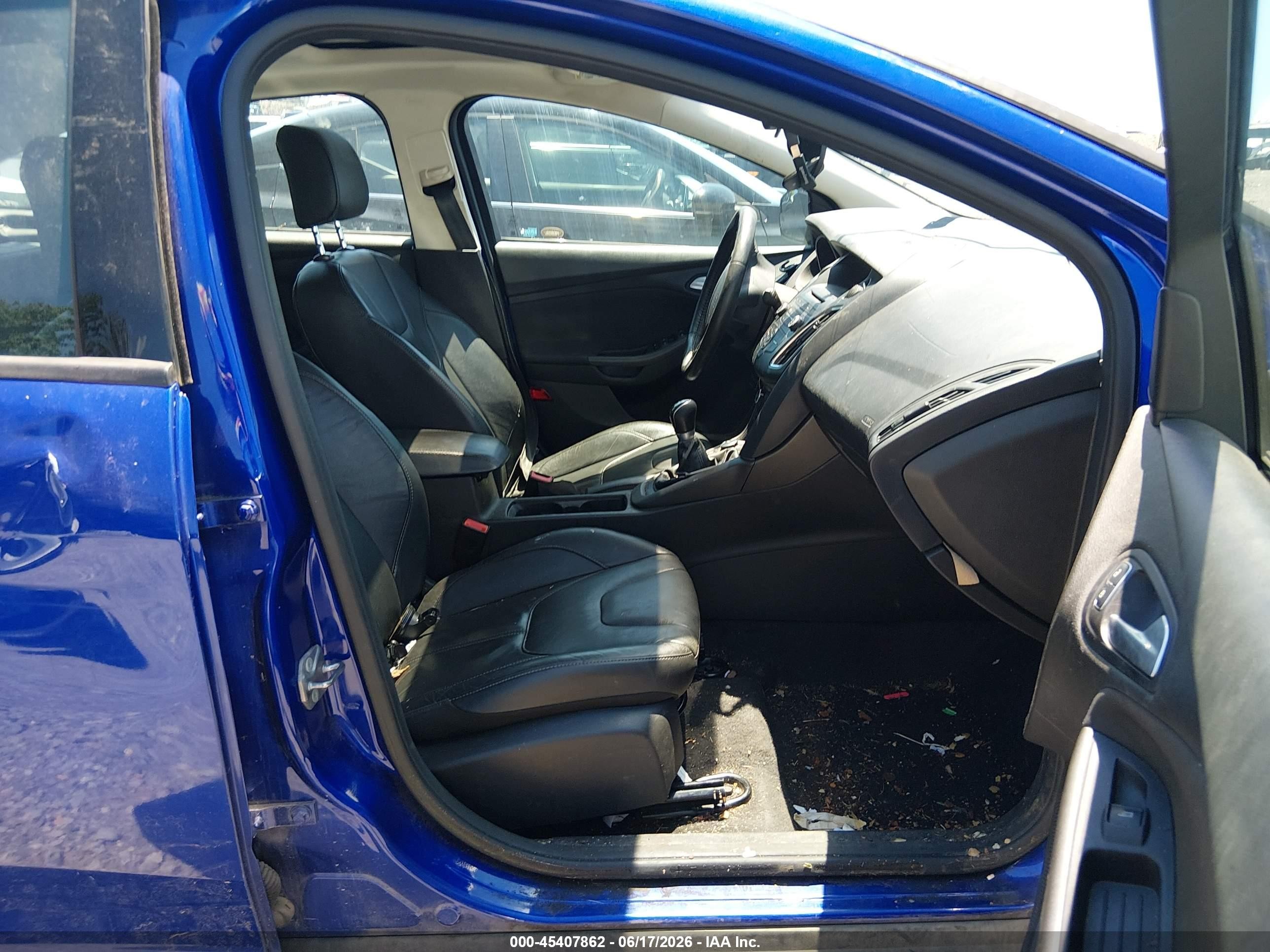 2015 Ford Focus Se Синий vin: 1FADP3F22FL346524