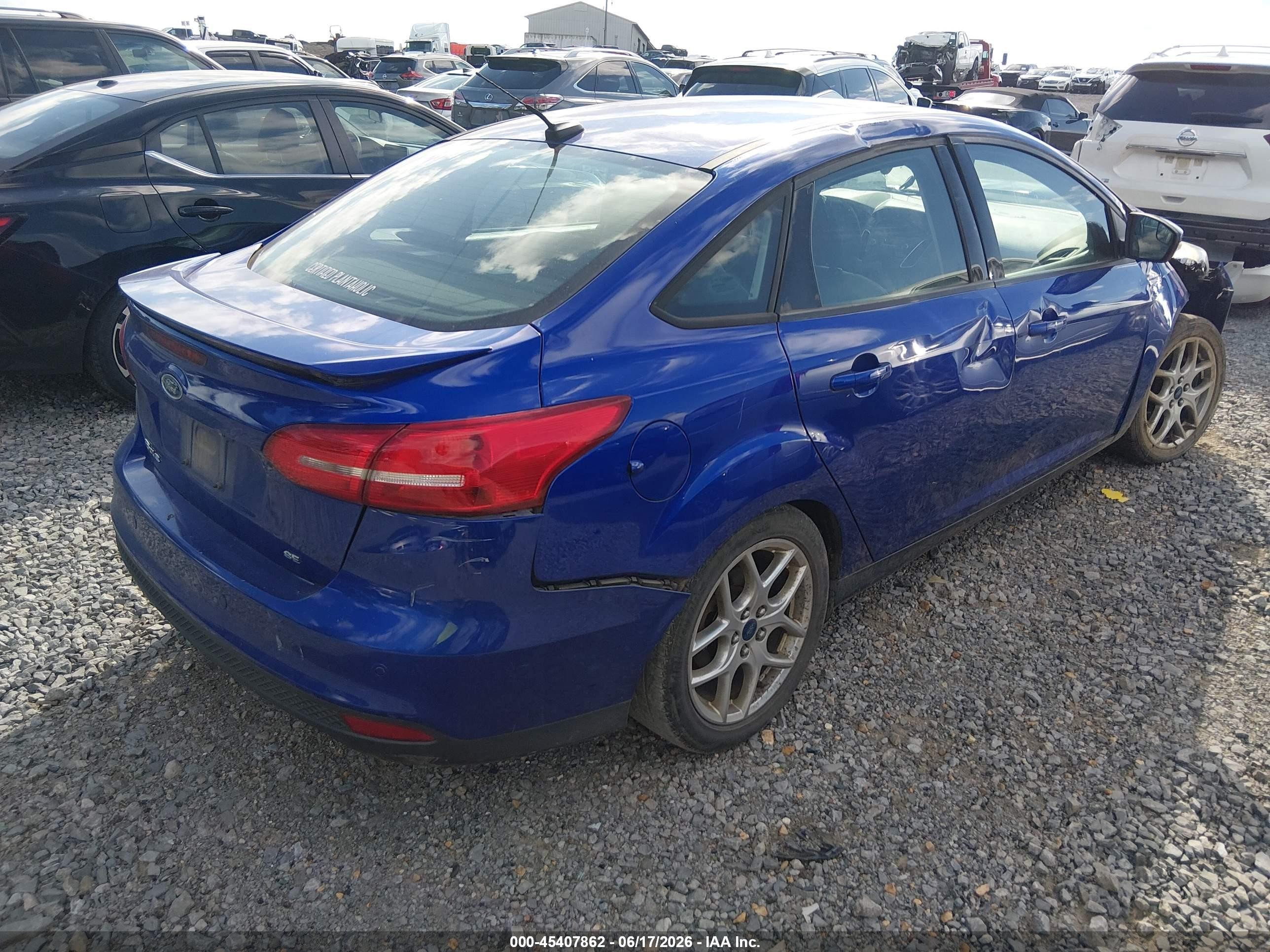 2015 Ford Focus Se Синий vin: 1FADP3F22FL346524