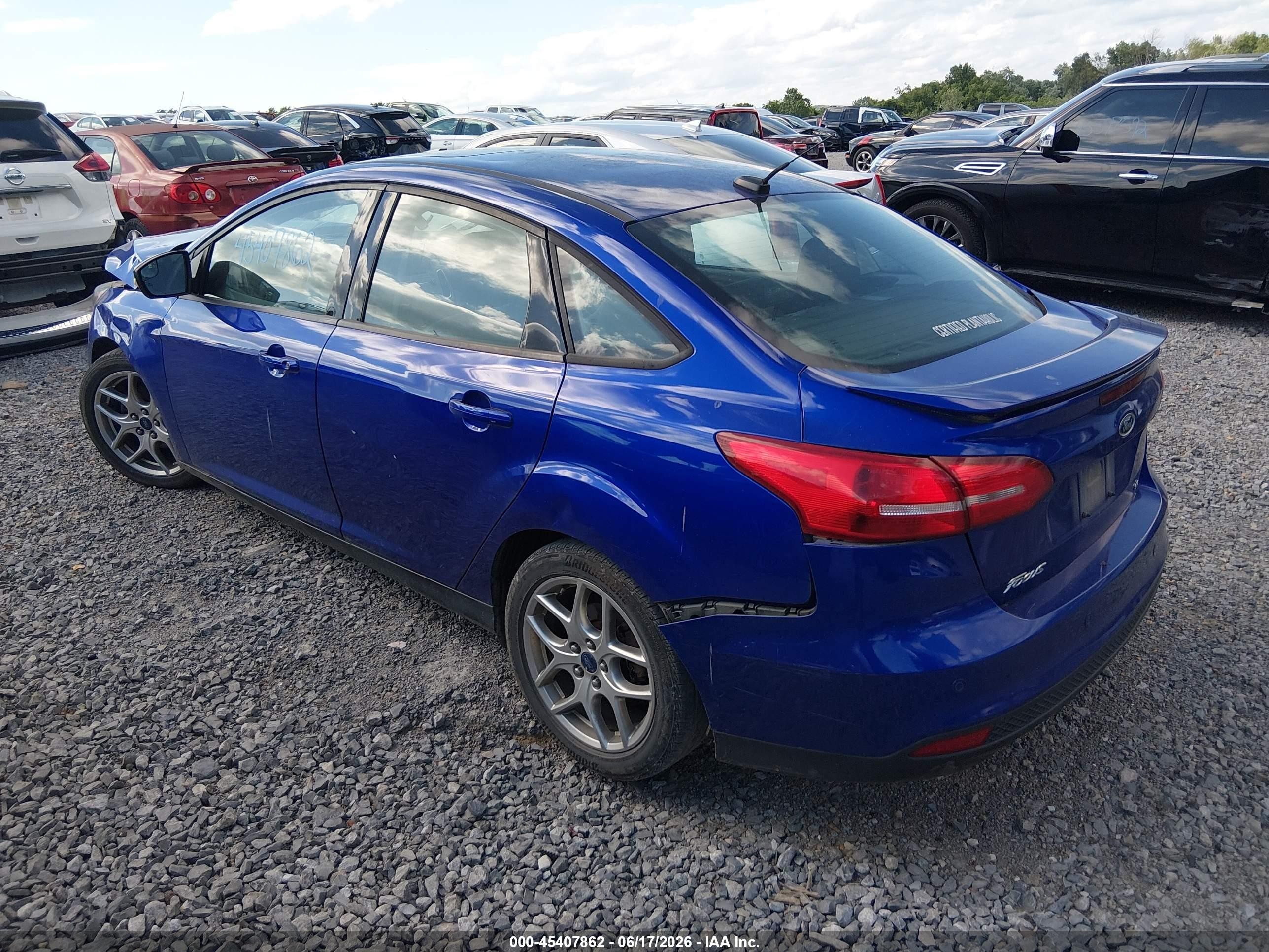 2015 Ford Focus Se Синий vin: 1FADP3F22FL346524