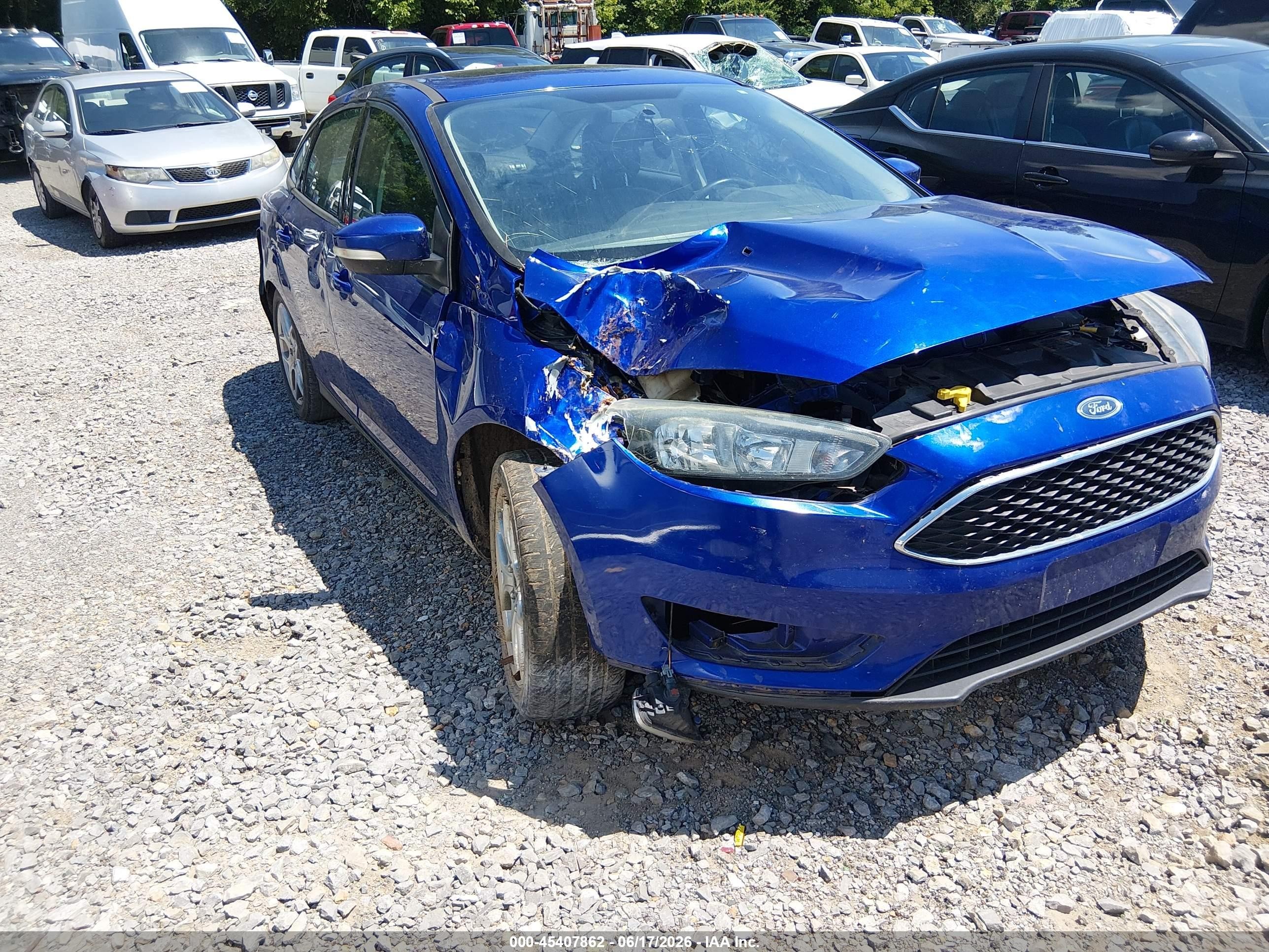 2015 Ford Focus Se Синий vin: 1FADP3F22FL346524