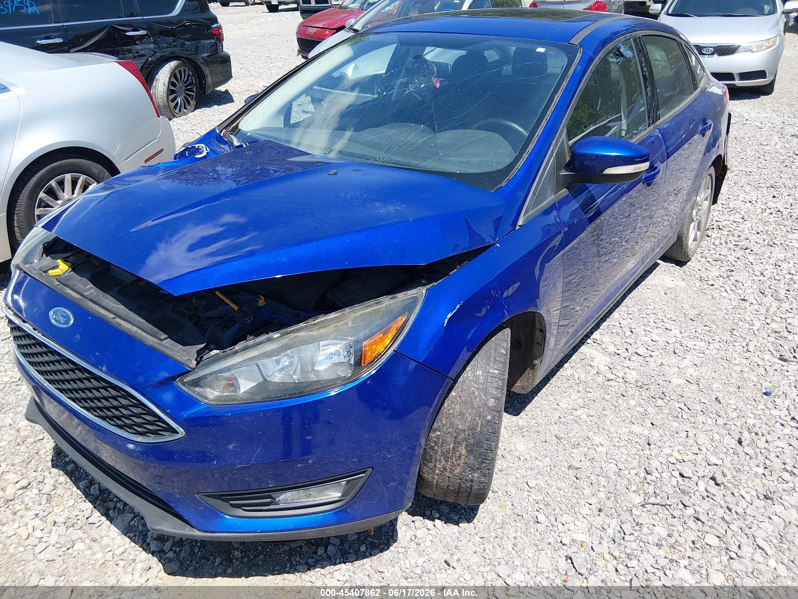 2015 Ford Focus Se Синий vin: 1FADP3F22FL346524