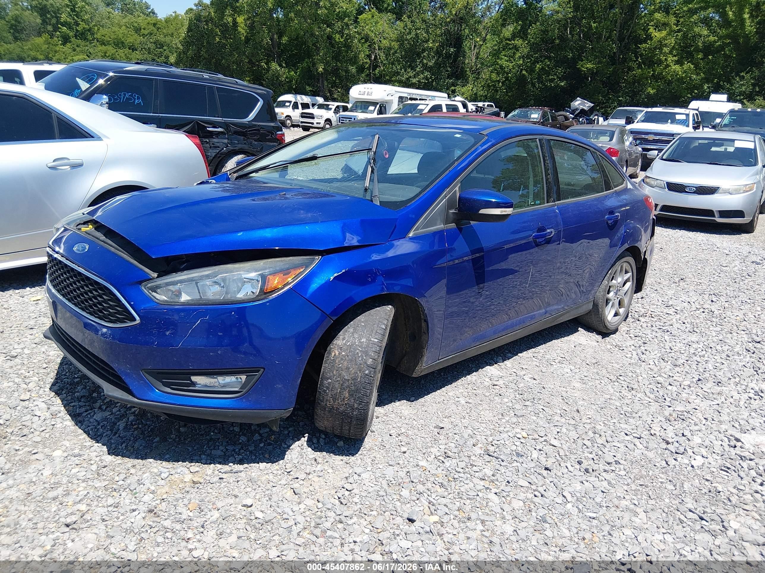 2015 Ford Focus Se Синий vin: 1FADP3F22FL346524