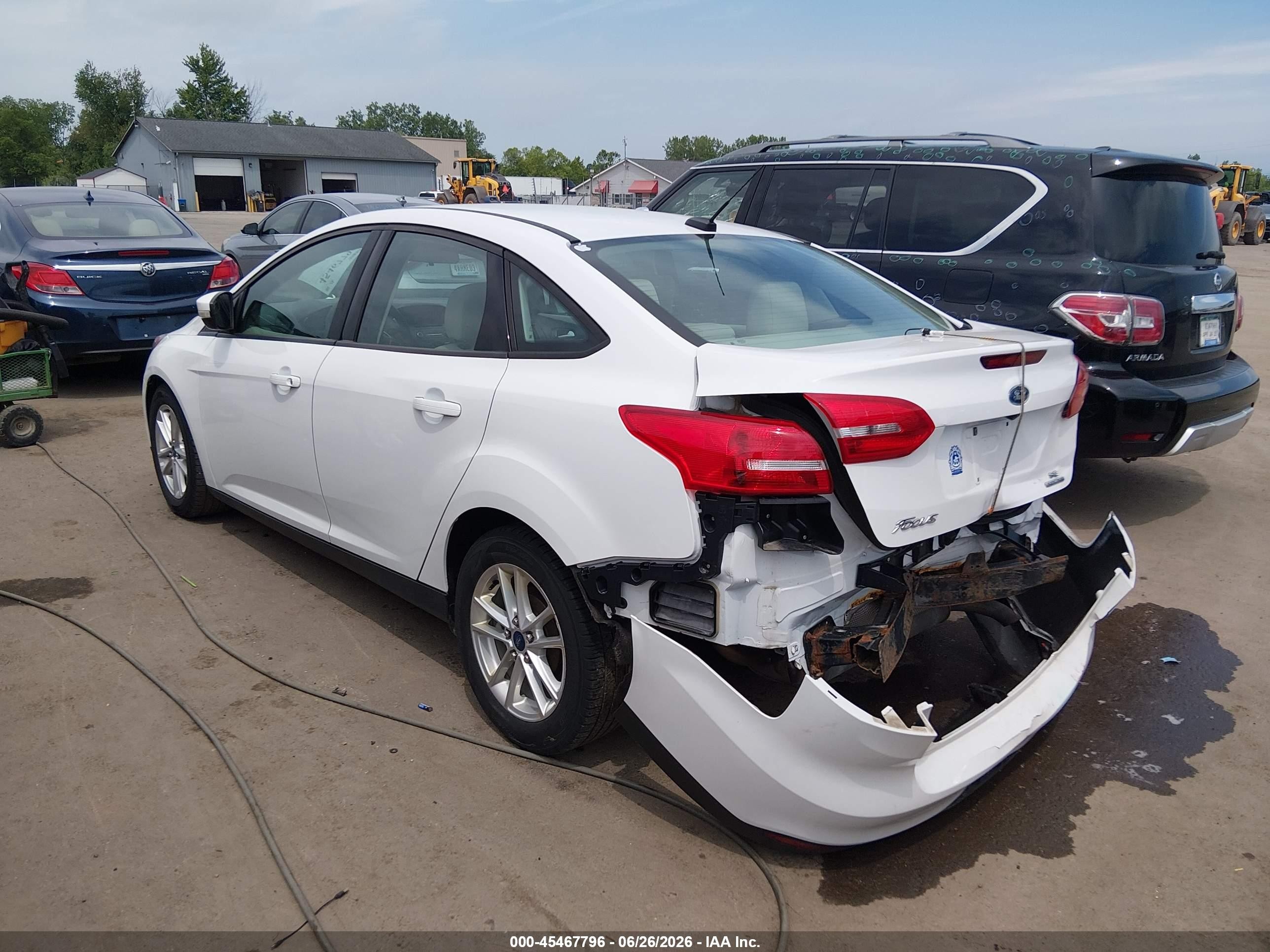 2015 Ford Focus Se White vin: 1FADP3F22FL350007