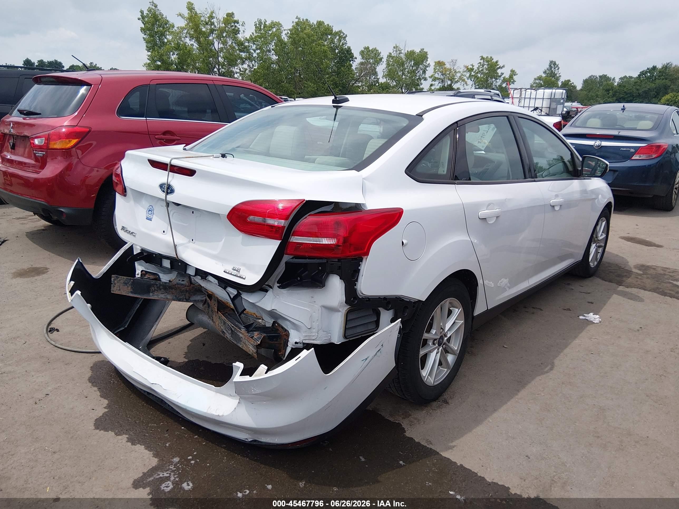 2015 Ford Focus Se White vin: 1FADP3F22FL350007