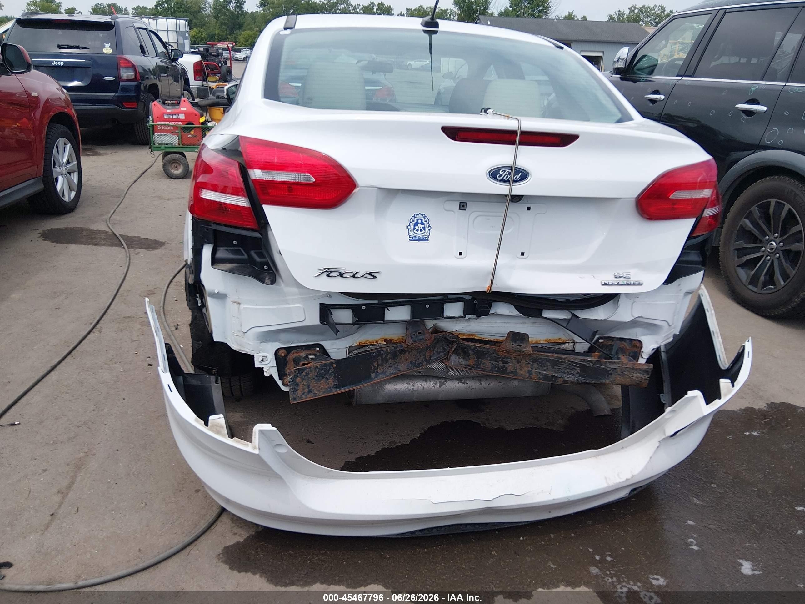 2015 Ford Focus Se White vin: 1FADP3F22FL350007