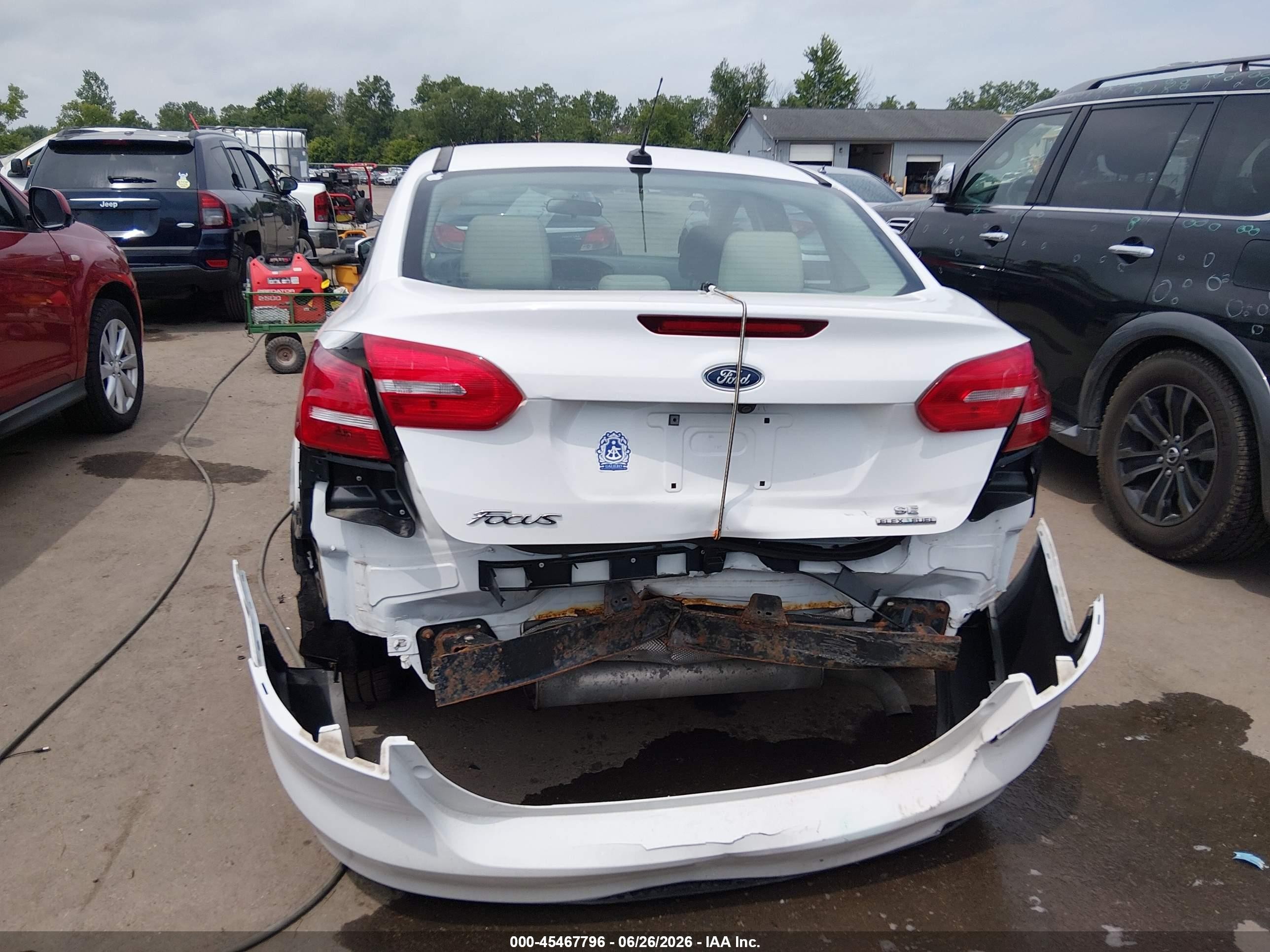 2015 Ford Focus Se White vin: 1FADP3F22FL350007